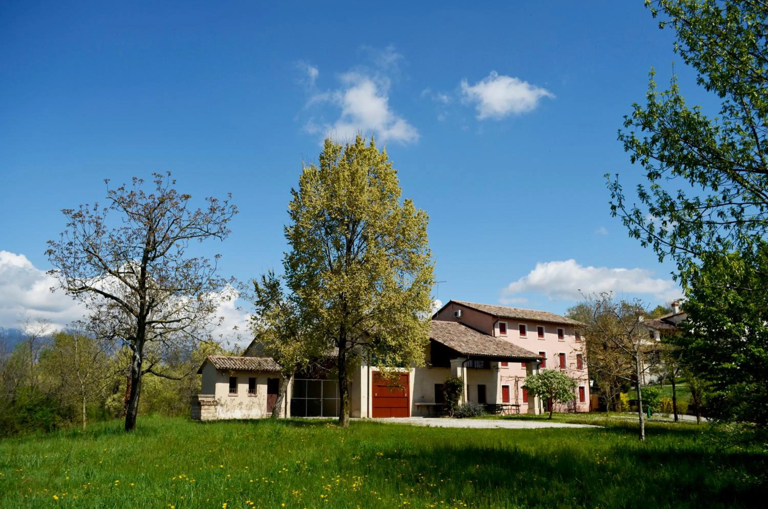 Facade/entrance in agriturismo Cà Roer