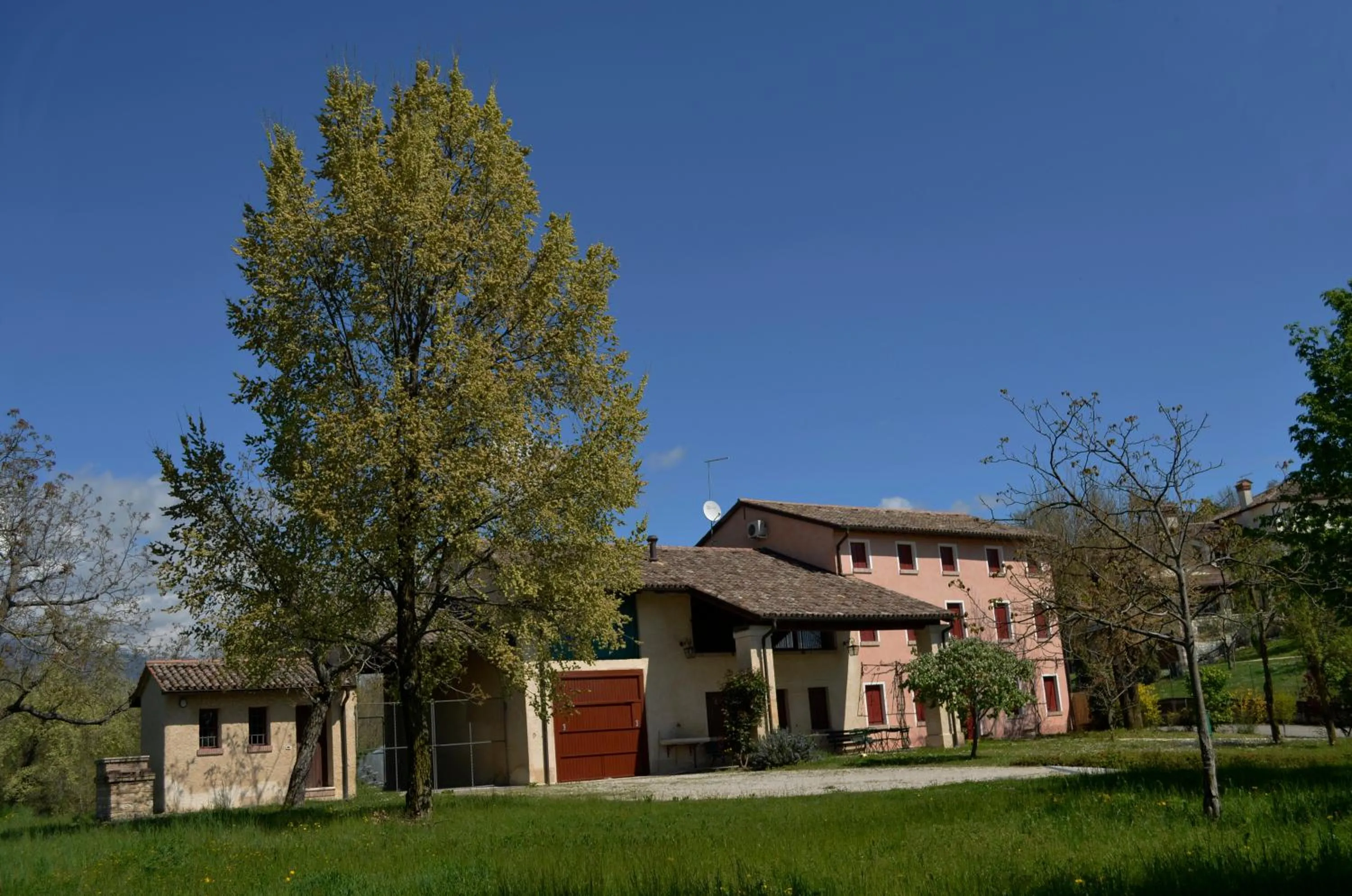 Facade/entrance in agriturismo Cà Roer