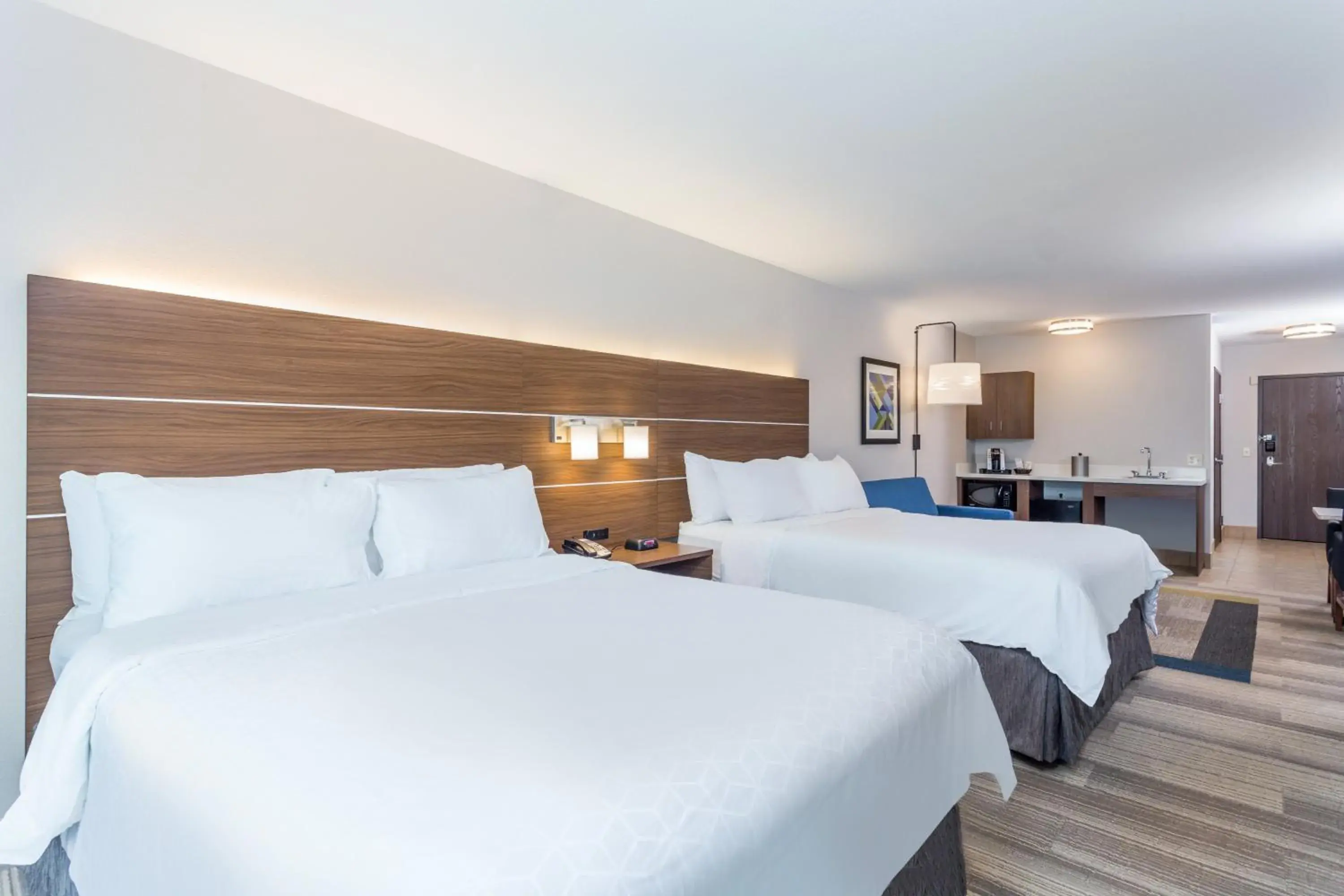 Suite with Mobility Accessible Roll In Shower - Non-Smoking in Holiday Inn Express Hotel & Suites Eau Claire North by IHG Suite with Mobility Accessible Roll In Shower - Non-Smoking in Holiday Inn Express Hotel & Suites Eau Claire North by IHG