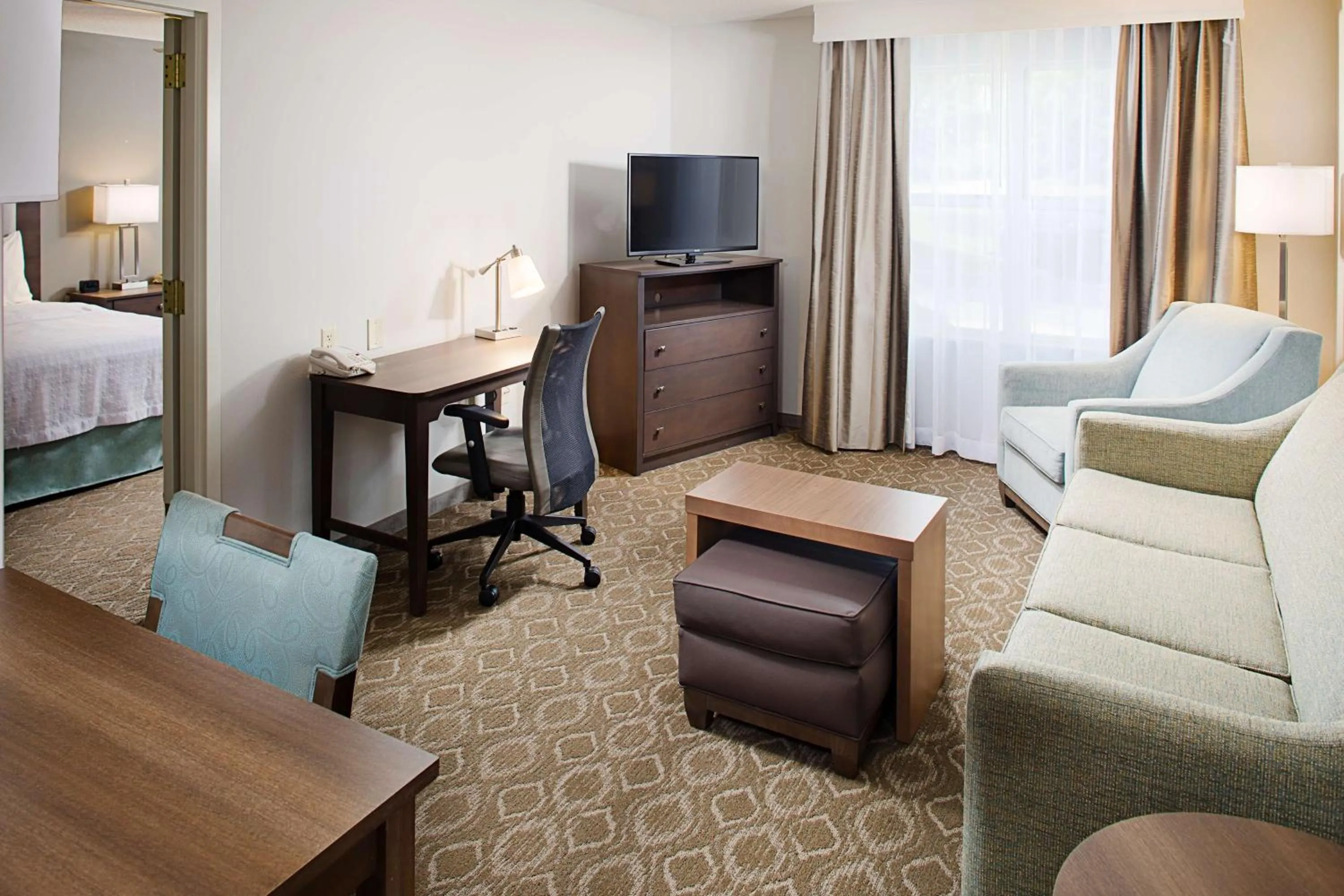Living room, Bed in Homewood Suites by Hilton Cleveland-Solon