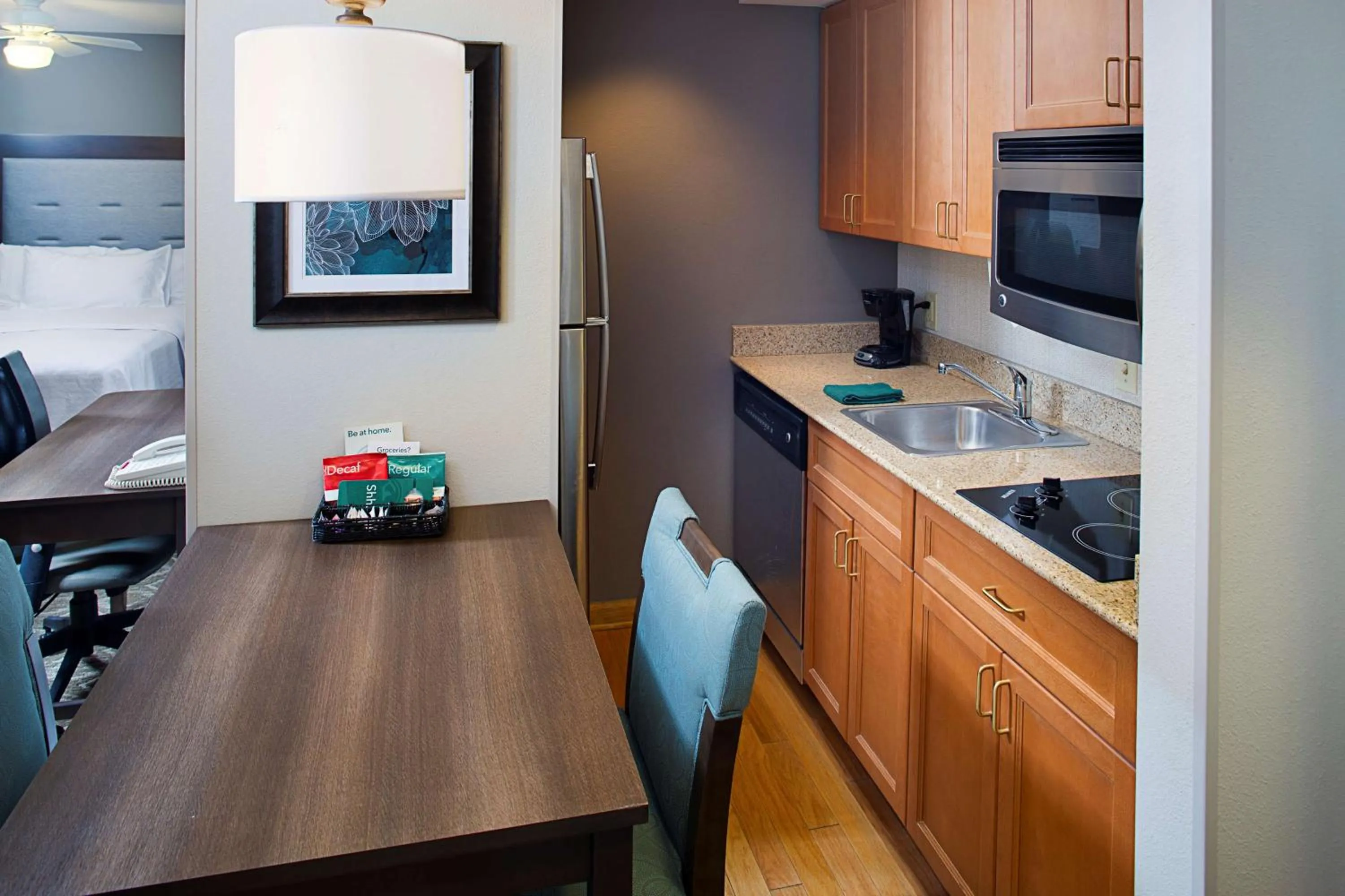 Kitchen or kitchenette in Homewood Suites by Hilton Cleveland-Solon