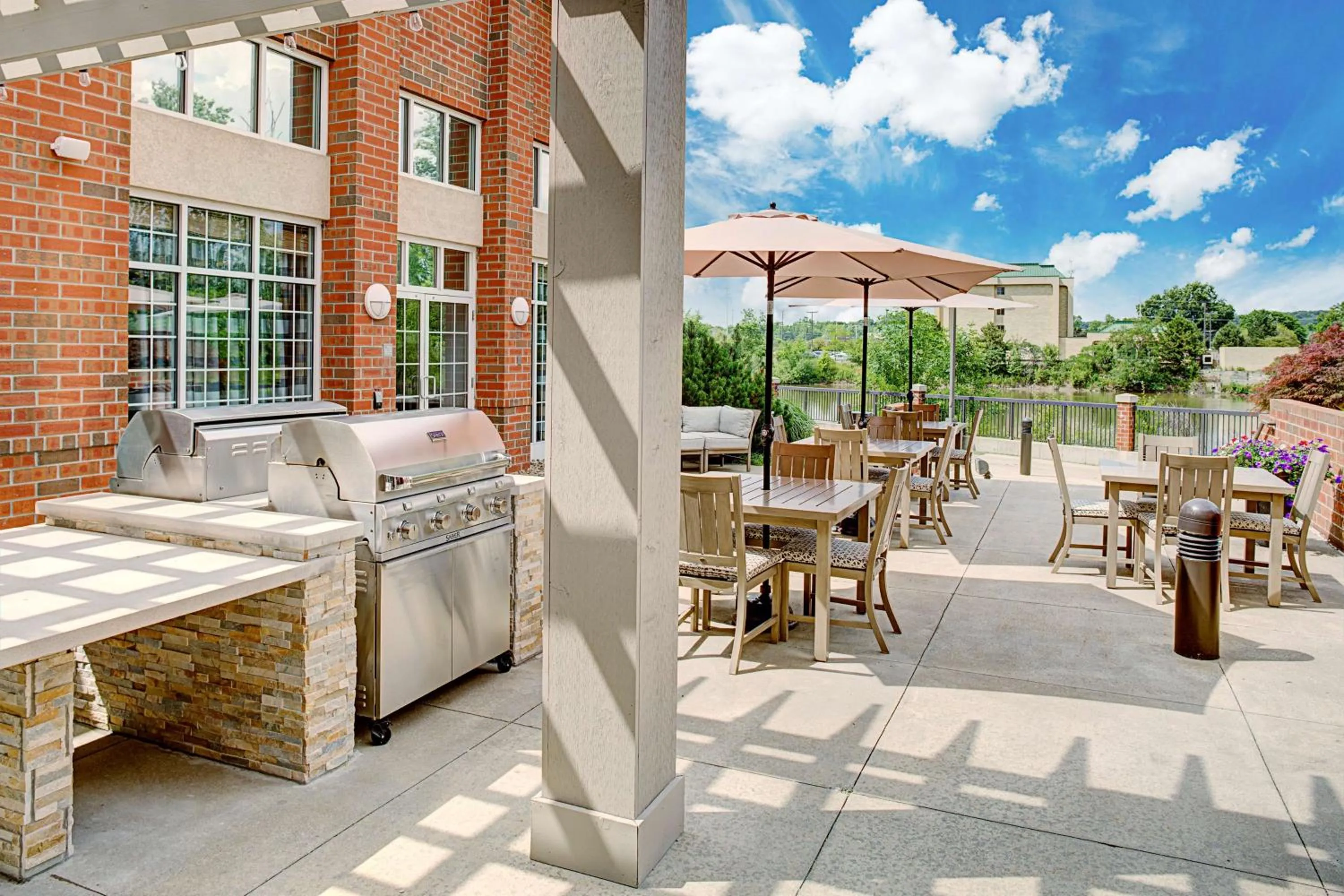 Restaurant/places to eat in Homewood Suites by Hilton Cleveland-Solon