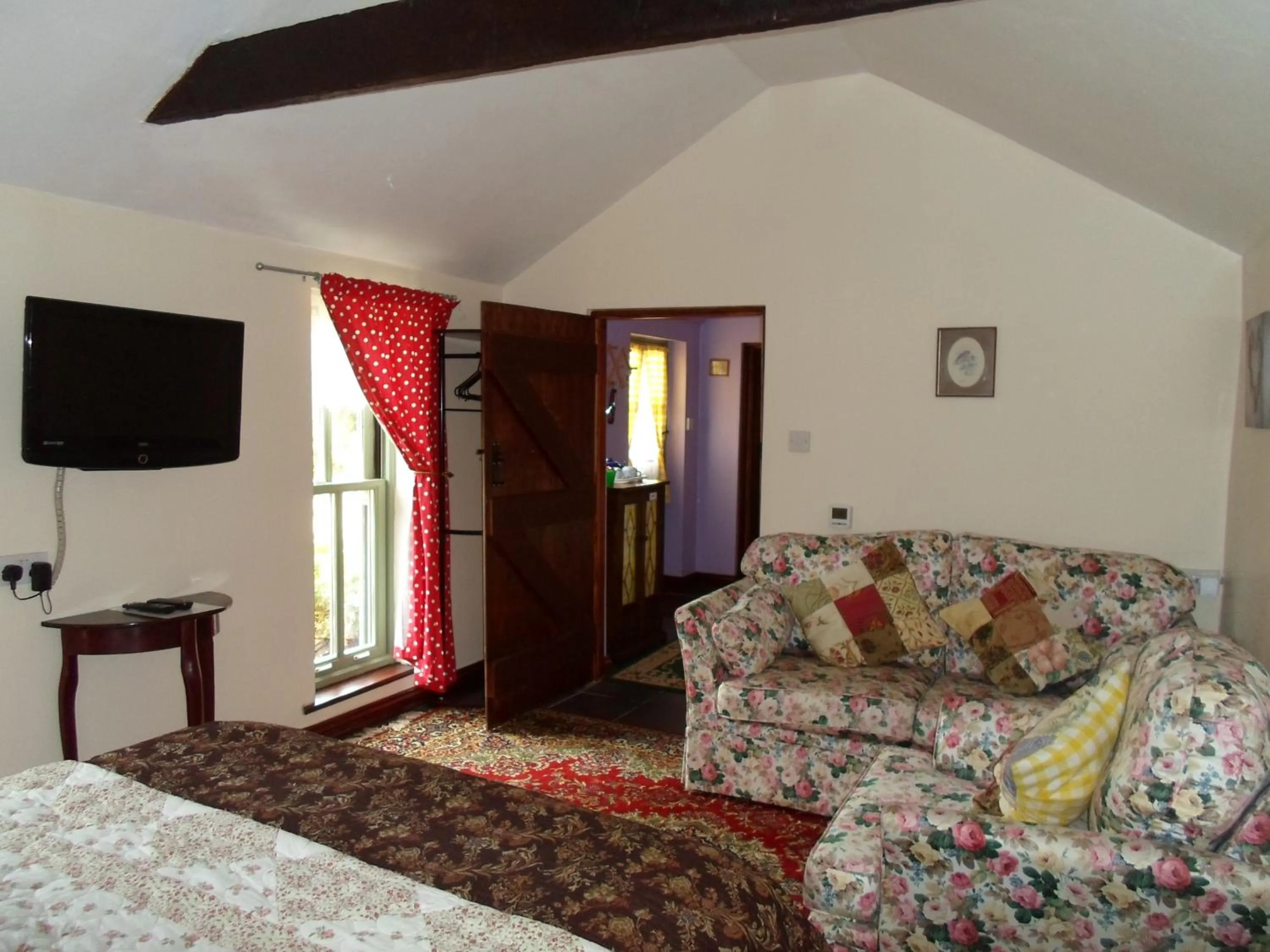 Photo of the whole room in Forty Winks In North Norfolk