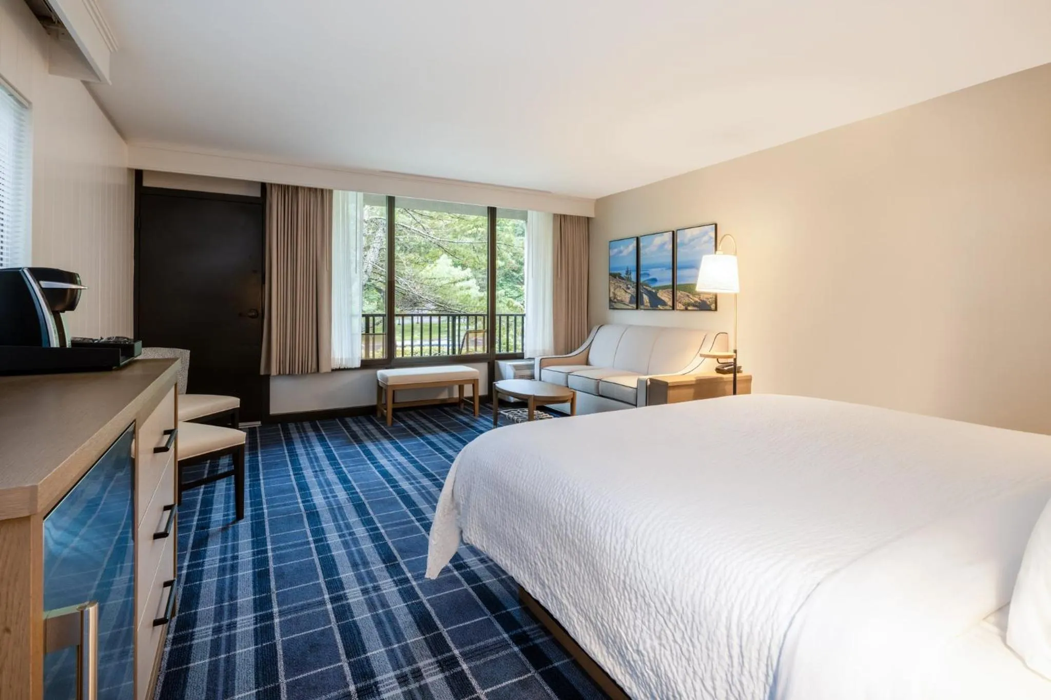 Photo of the whole room, Bed in Holiday Inn Bar Harbor Regency Hotel by IHG