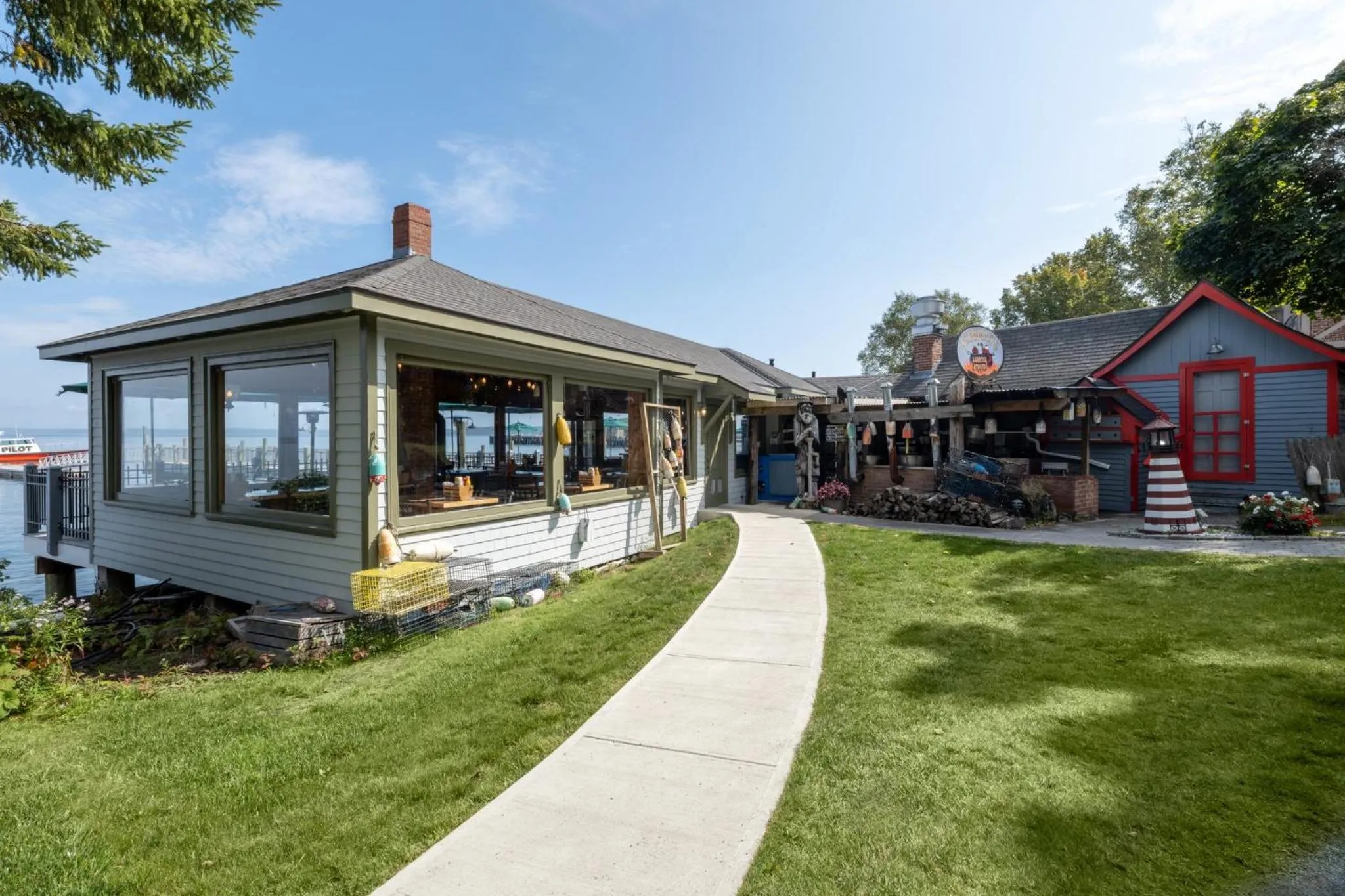 Restaurant/places to eat in Holiday Inn Bar Harbor Regency Hotel by IHG