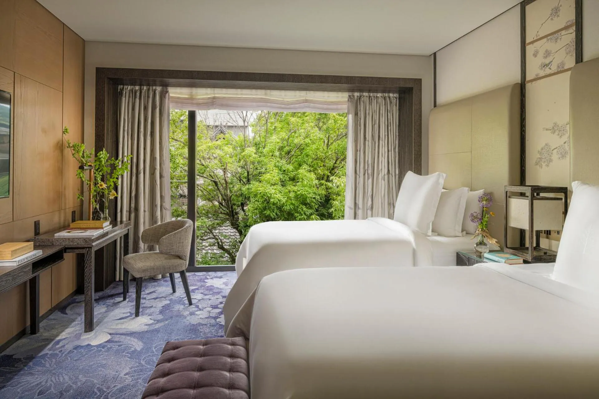 Bed in Four Seasons Hotel Kyoto