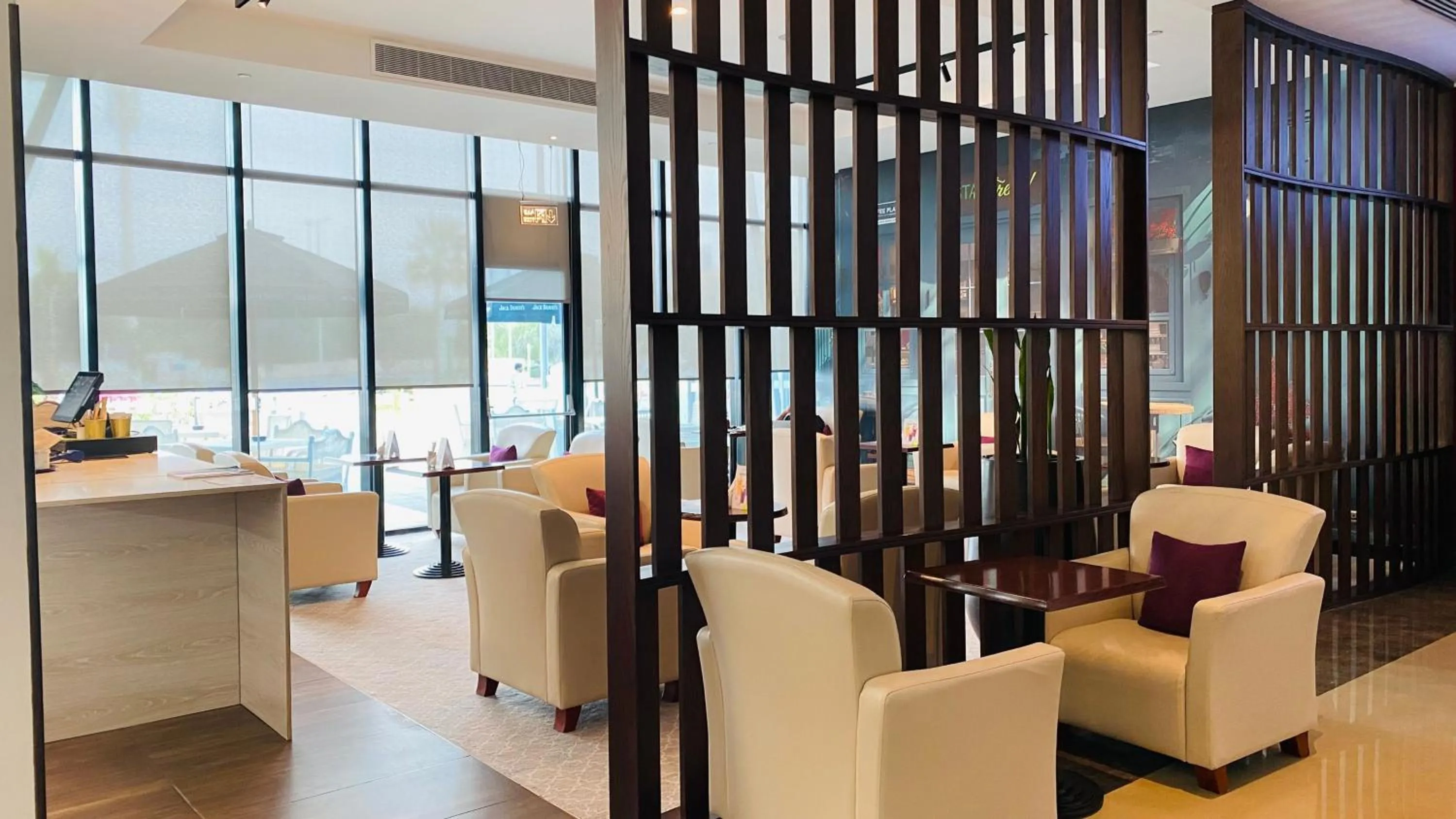 Restaurant/places to eat in Holiday Inn Abu Dhabi by IHG