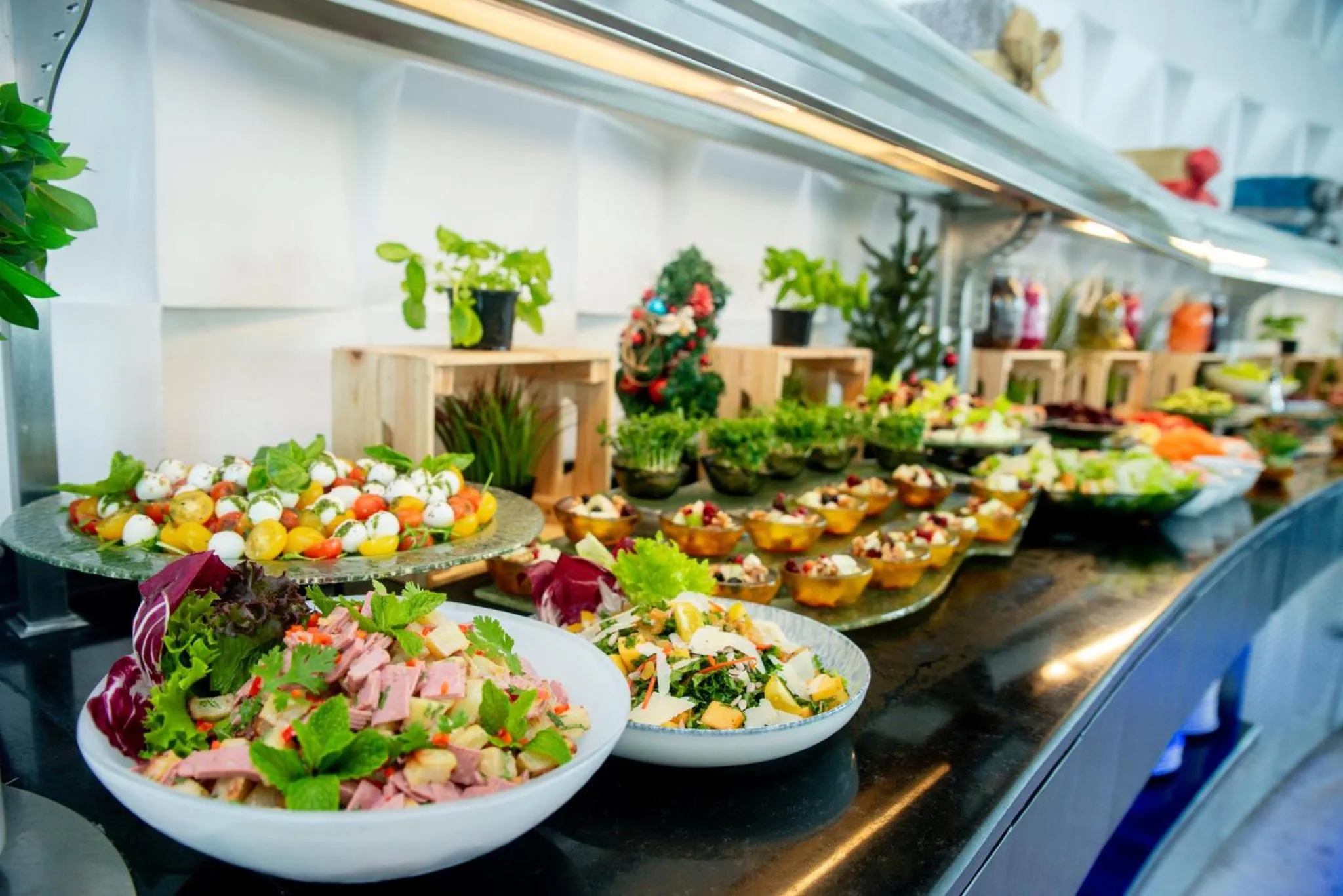 Restaurant/places to eat in Holiday Inn Abu Dhabi by IHG