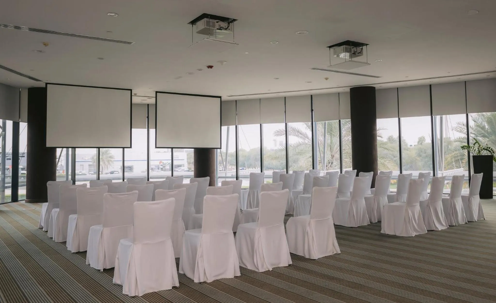 Meeting/conference room in Holiday Inn Abu Dhabi by IHG