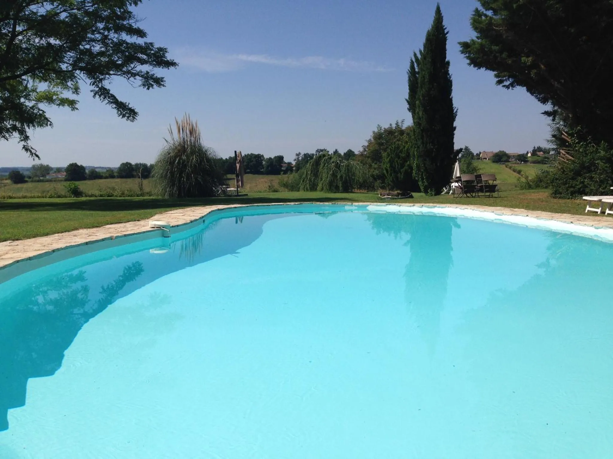 Swimming pool in Labarthe