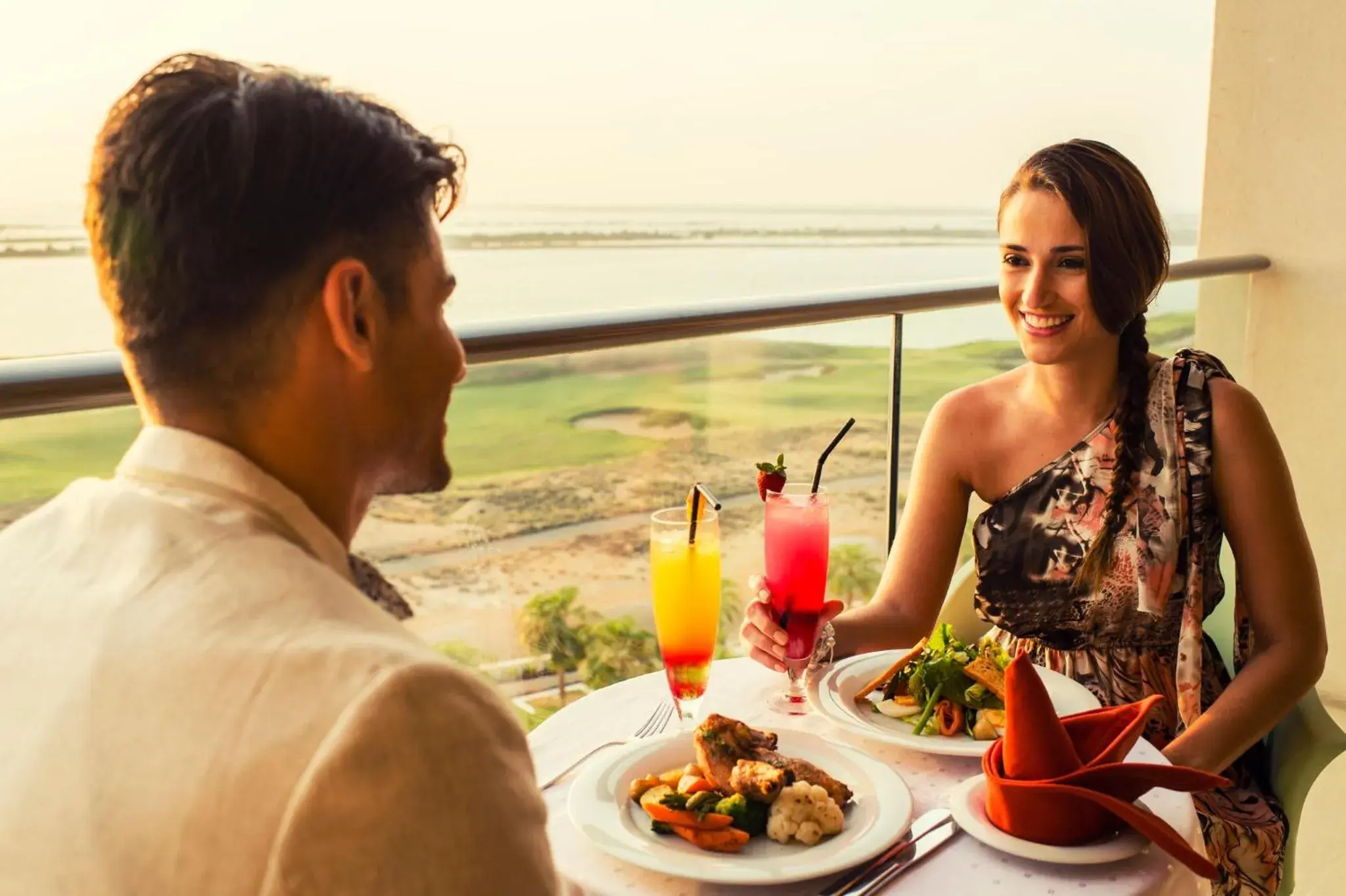 Restaurant/places to eat in Crowne Plaza Yas Island by IHG Restaurant/places to eat in Crowne Plaza Yas Island by IHG