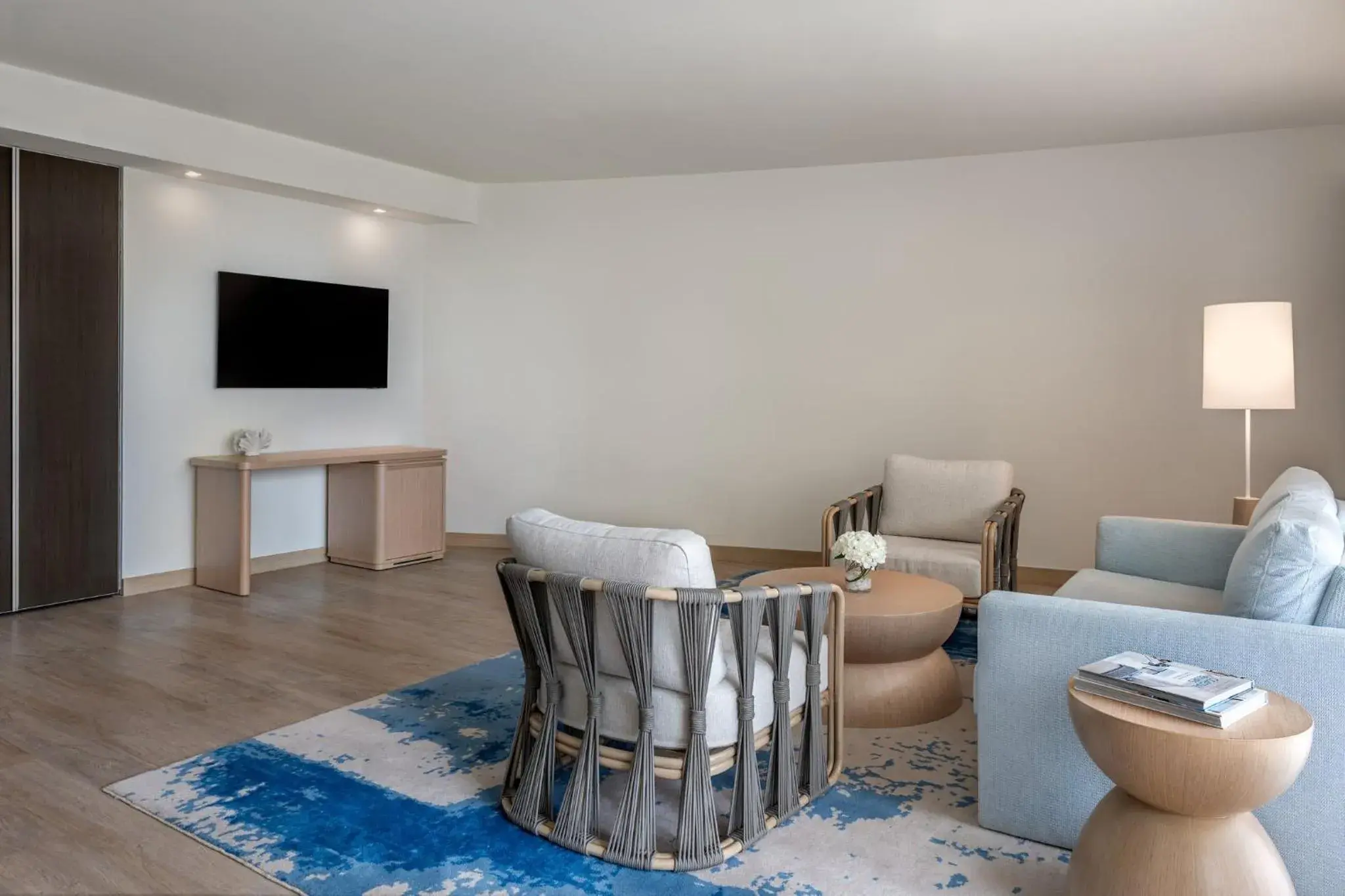 Living room in Crowne Plaza Yas Island by IHG Living room in Crowne Plaza Yas Island by IHG