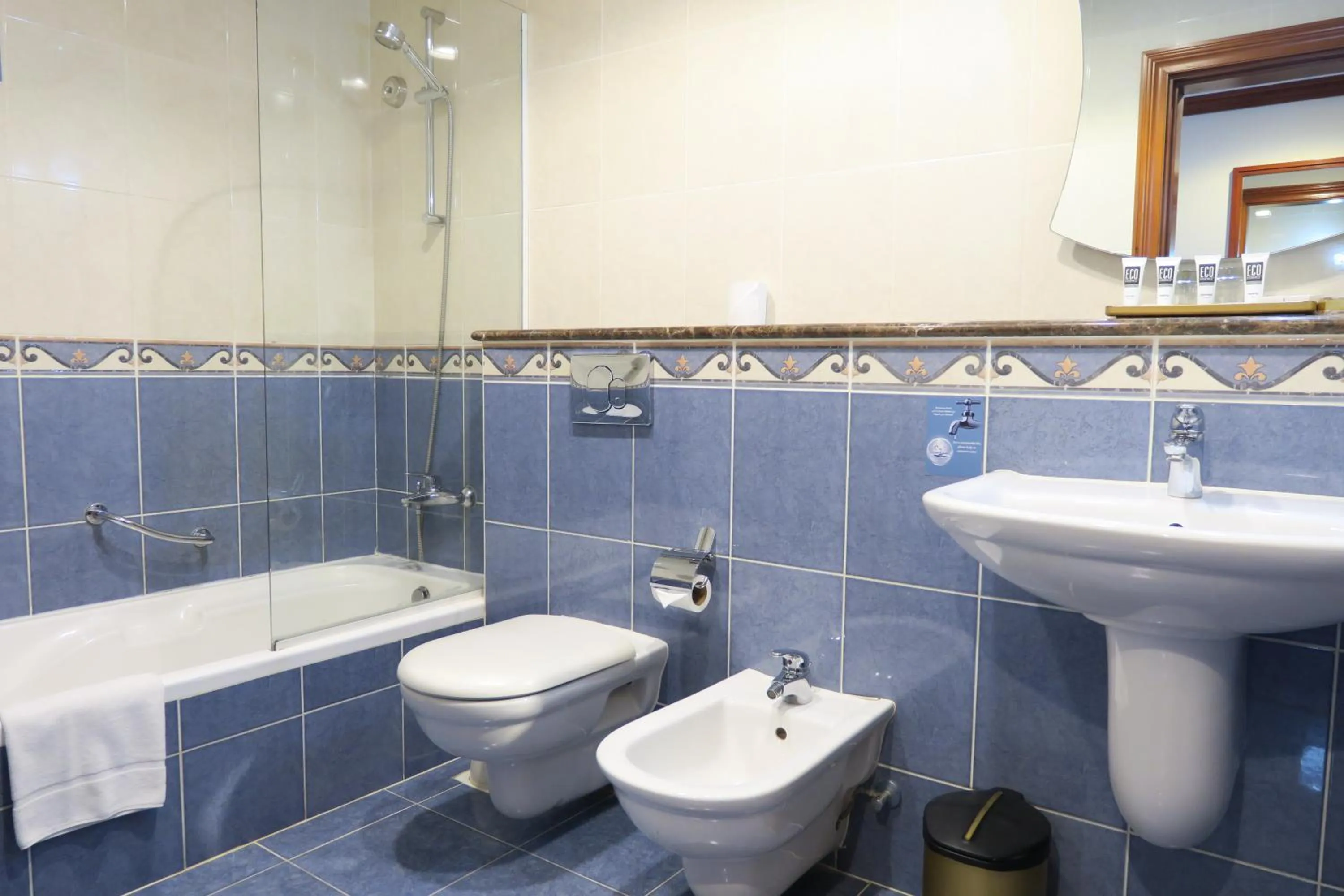 Shower in Riviera Hotel