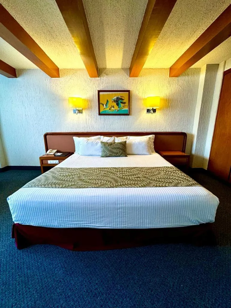 Bed in Hotel Metropol