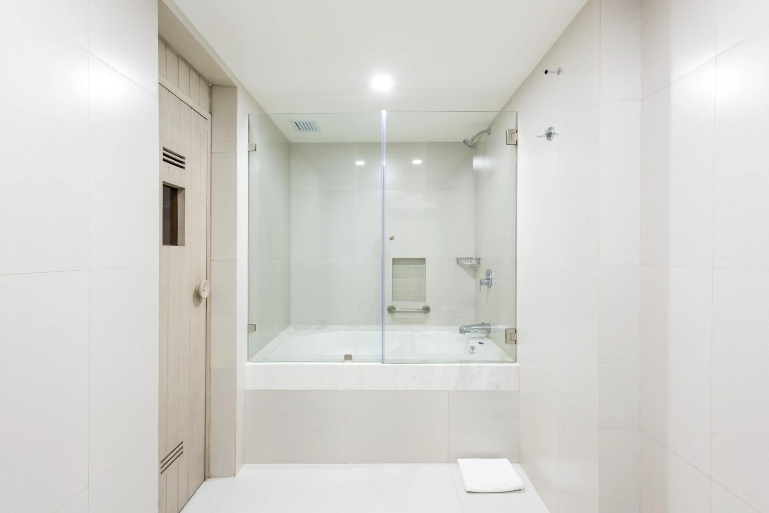 Shower in Hotel Casa Blanca