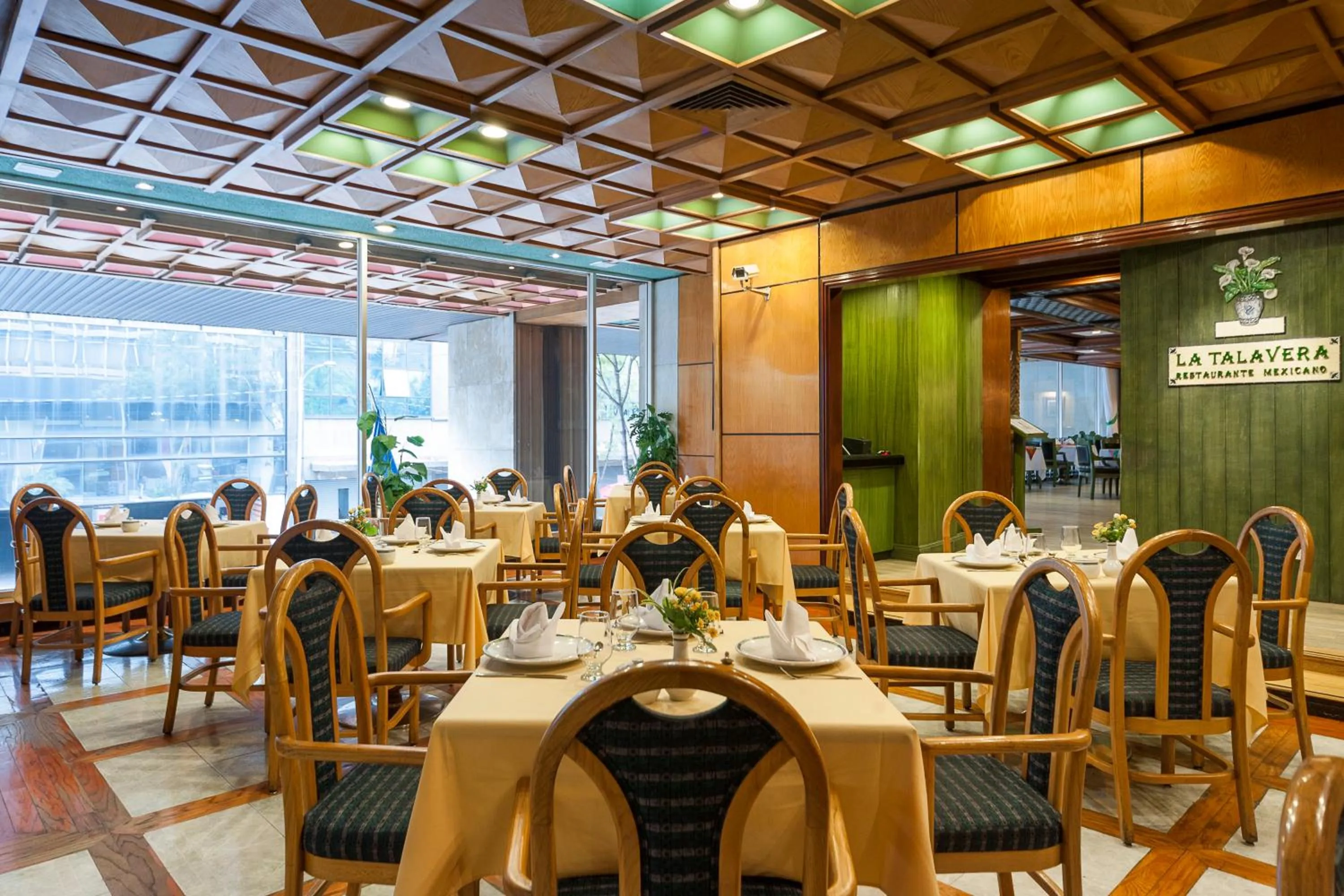 Restaurant/places to eat in Hotel Casa Blanca