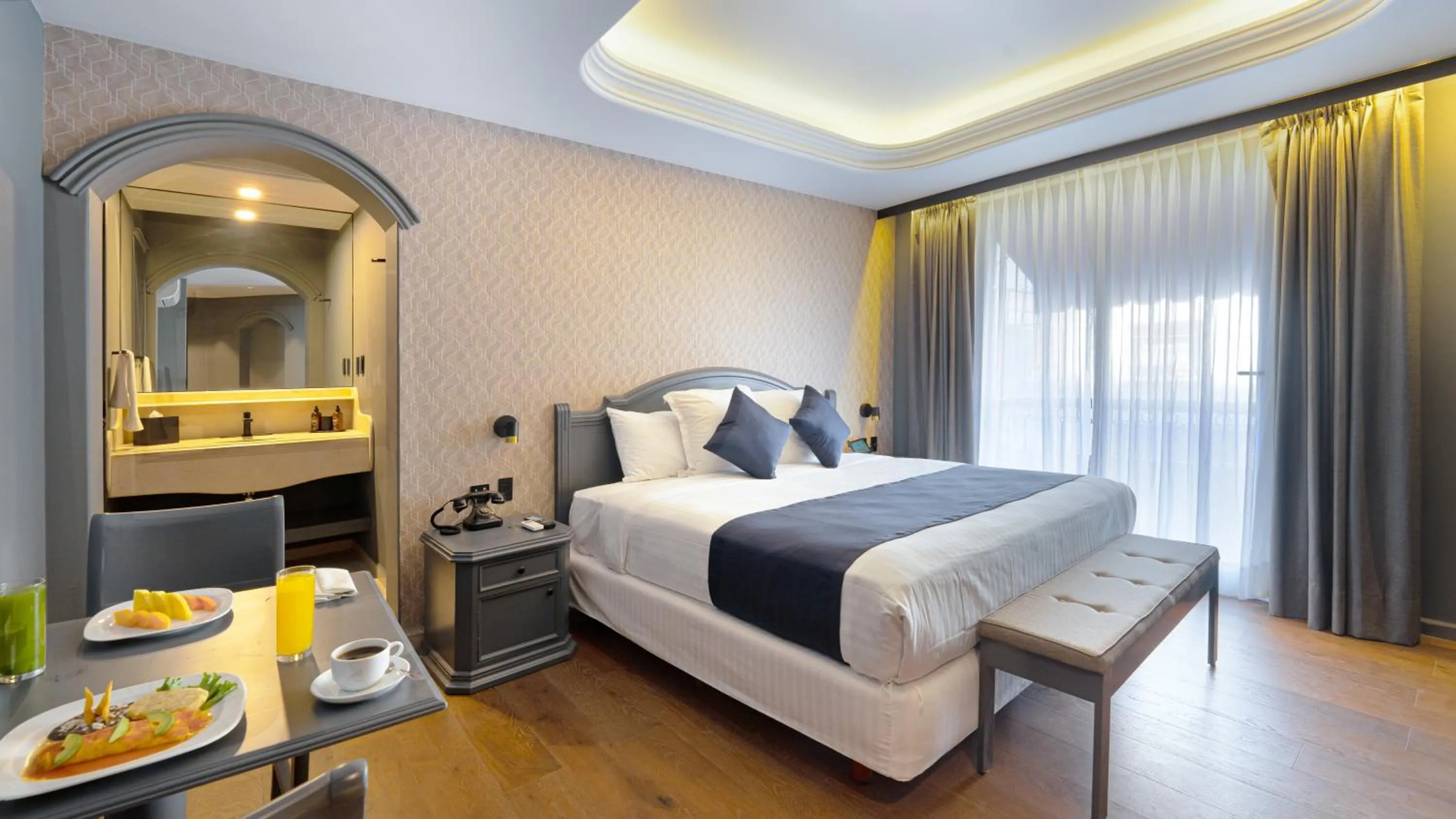 Bathroom, Bed in Hive Nápoles by G Hotels