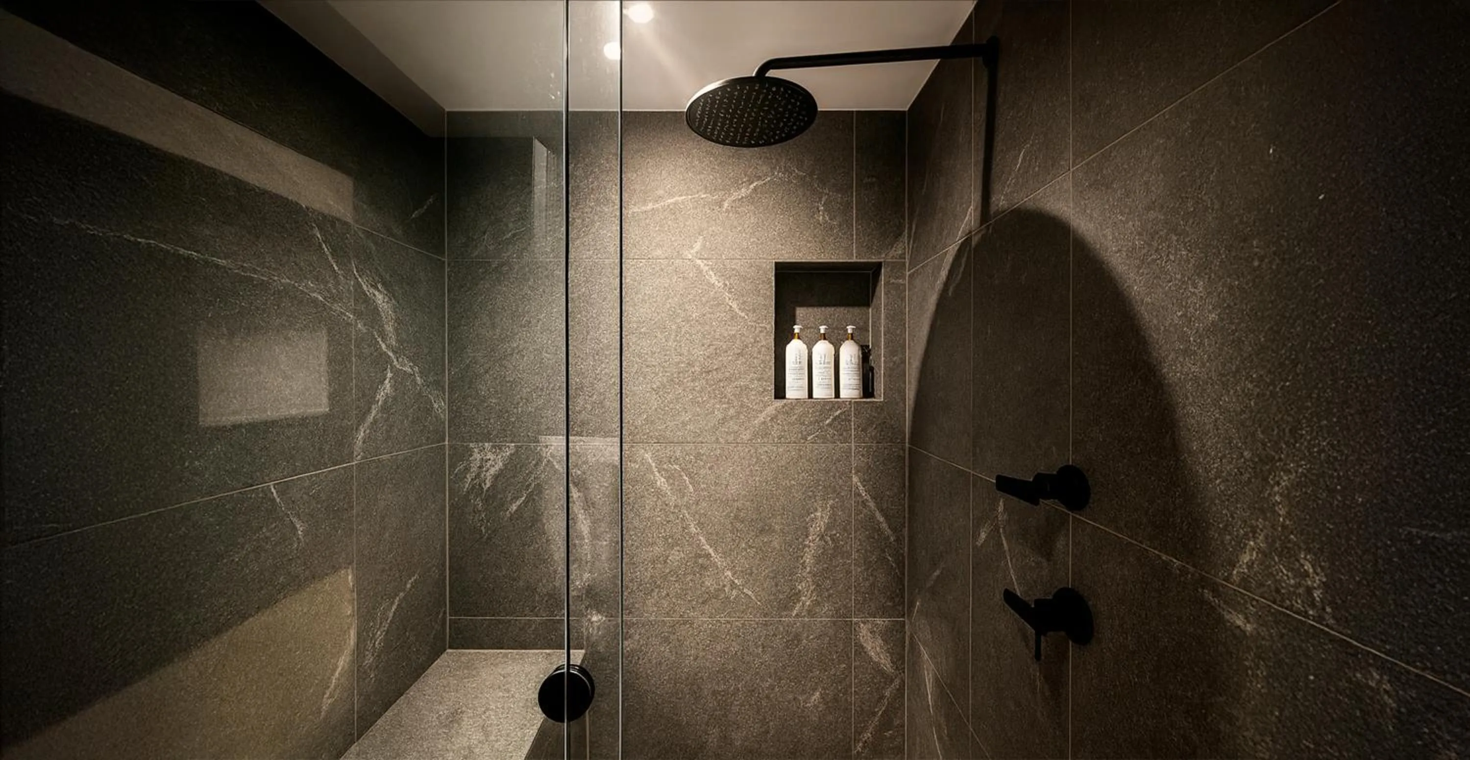 Shower in Hive Nápoles by G Hotels