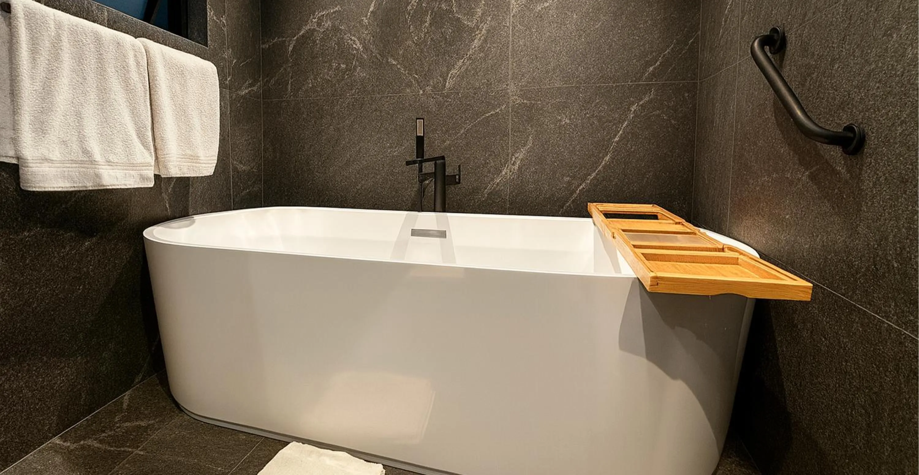 Bathroom in Hive Nápoles by G Hotels