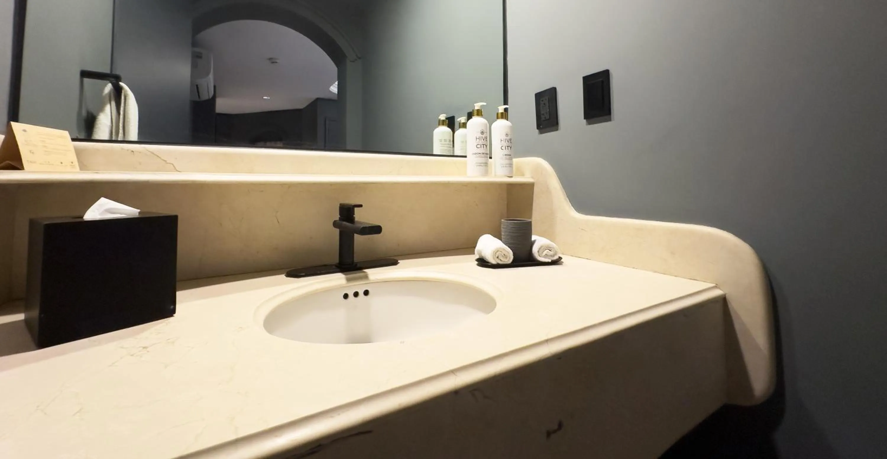 Bathroom in Hive Nápoles by G Hotels