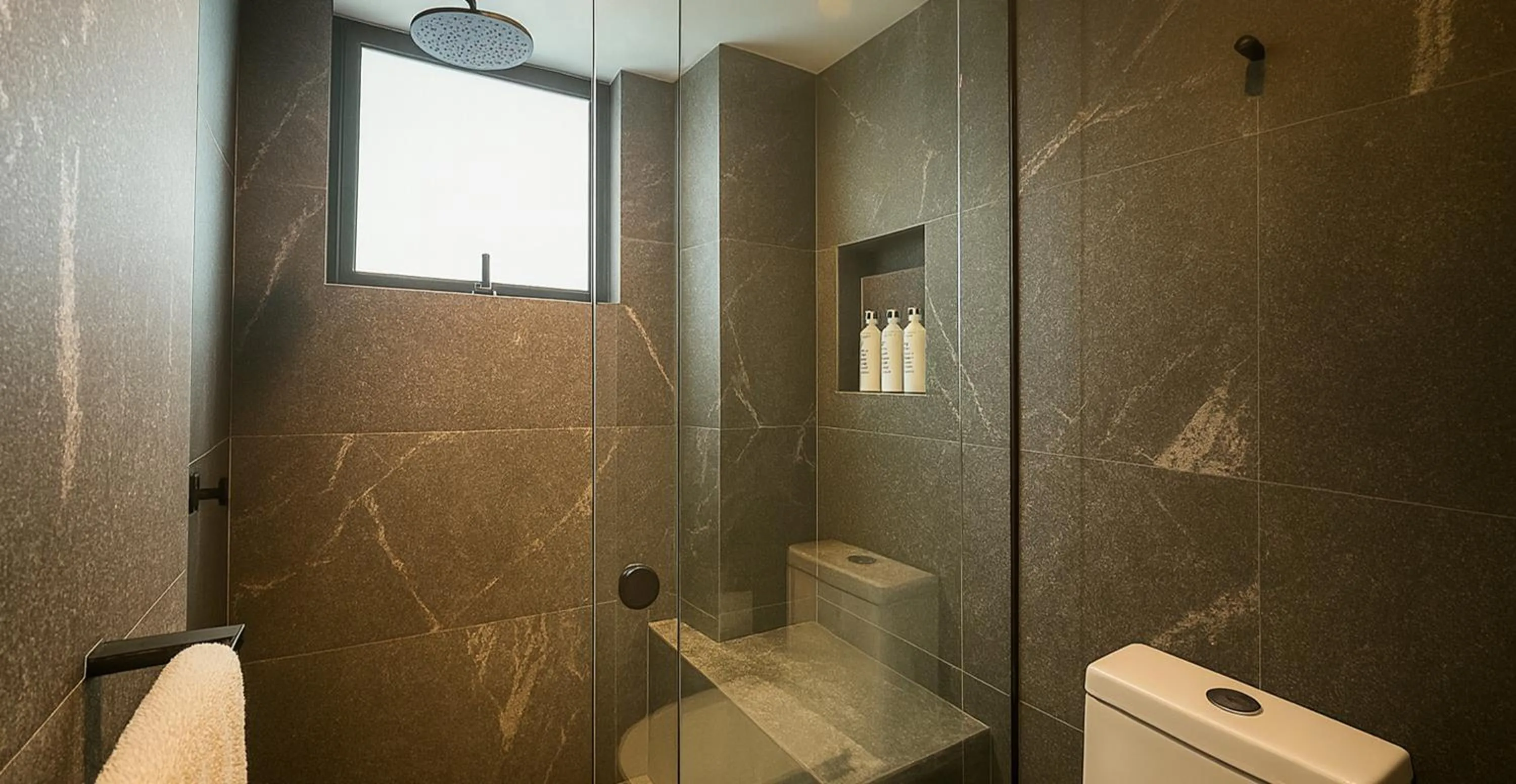 Bathroom in Hive Nápoles by G Hotels