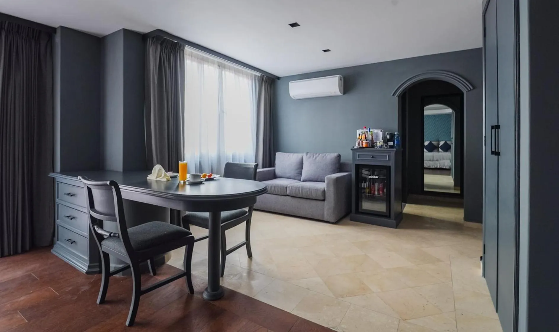 Living room in Hive Nápoles by G Hotels