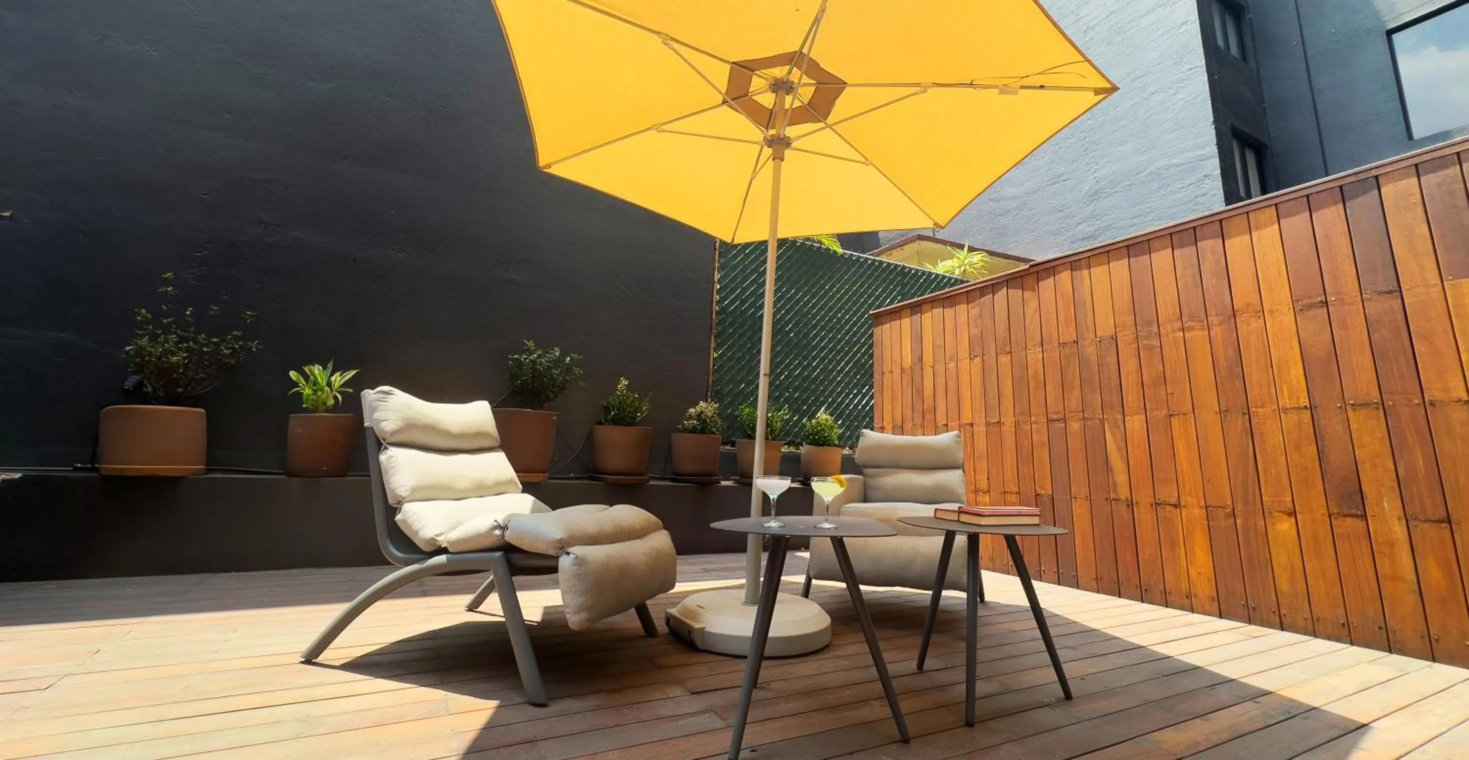 Balcony/Terrace in Hive Nápoles by G Hotels