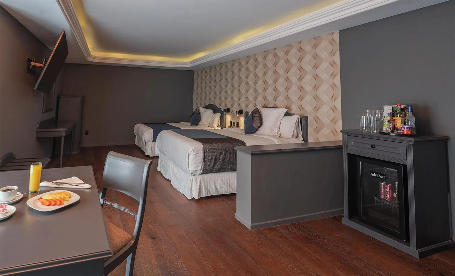 Seating area in Hive Nápoles by G Hotels