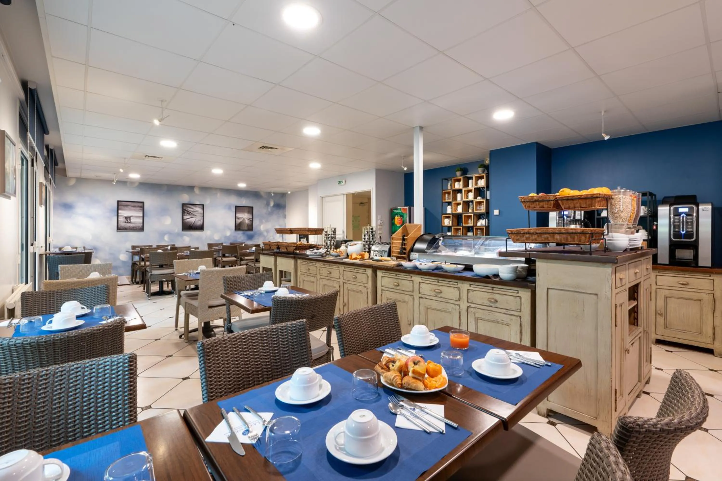 Breakfast in Villa Odette