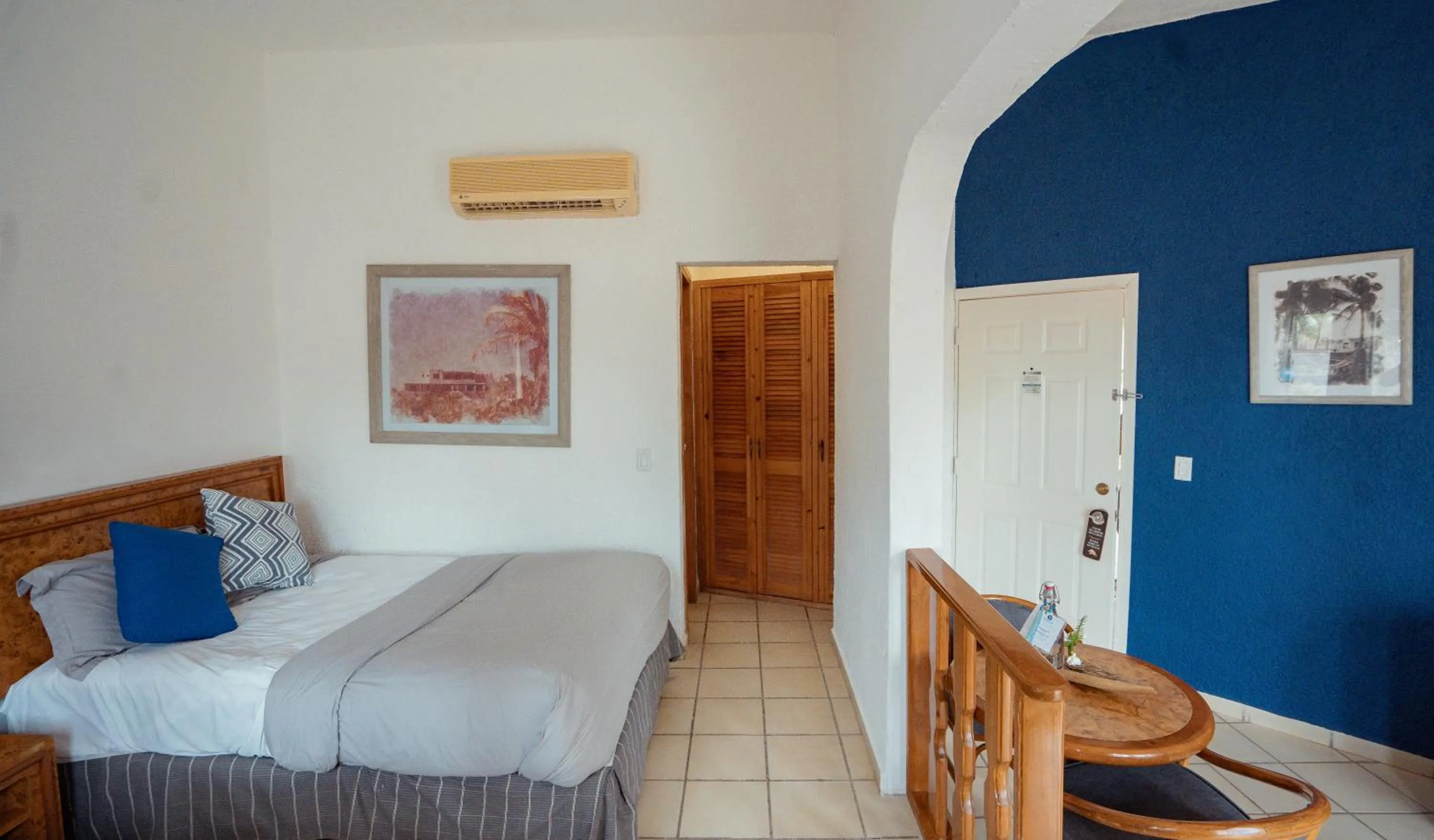 Bed in Buena Vista Oceanfront & Hot Springs Resort