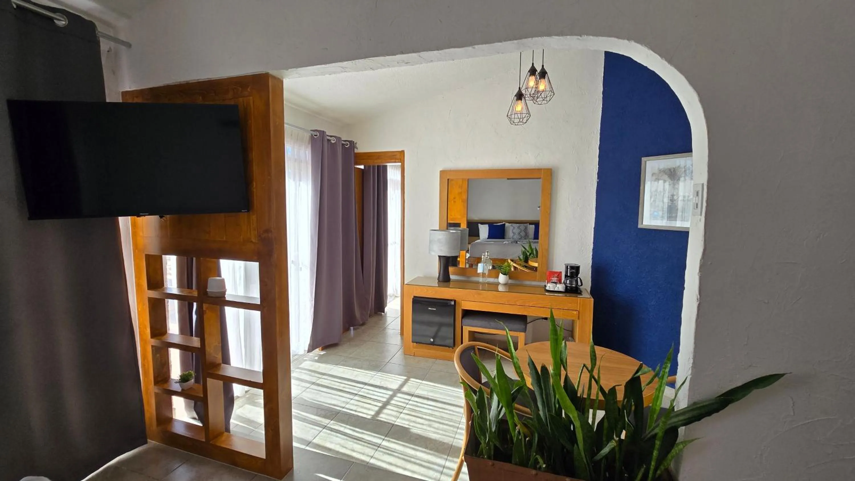 TV and multimedia in Buena Vista Oceanfront & Hot Springs Resort