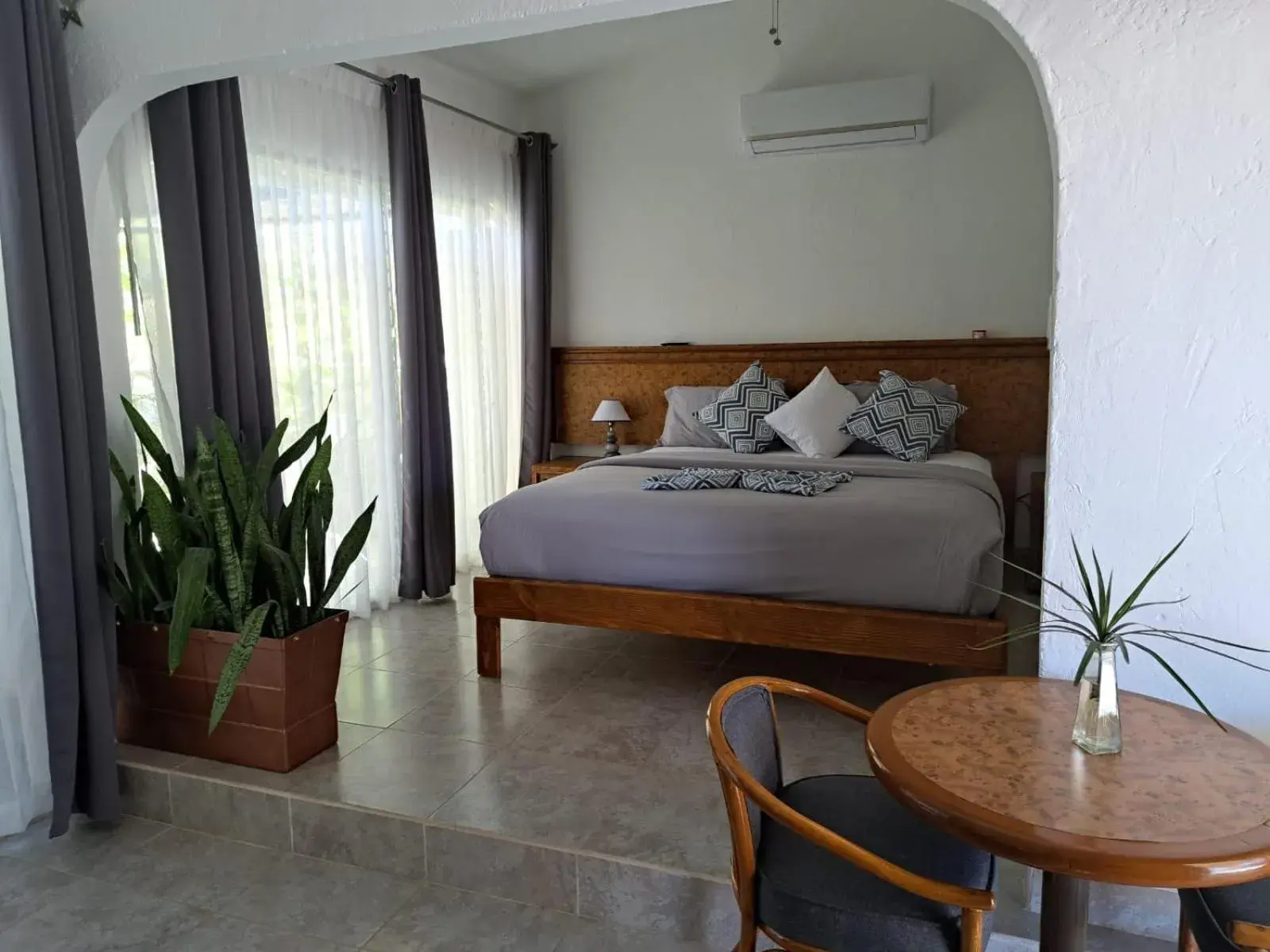 Bed in Buena Vista Oceanfront & Hot Springs Resort Bed in Buena Vista Oceanfront & Hot Springs Resort