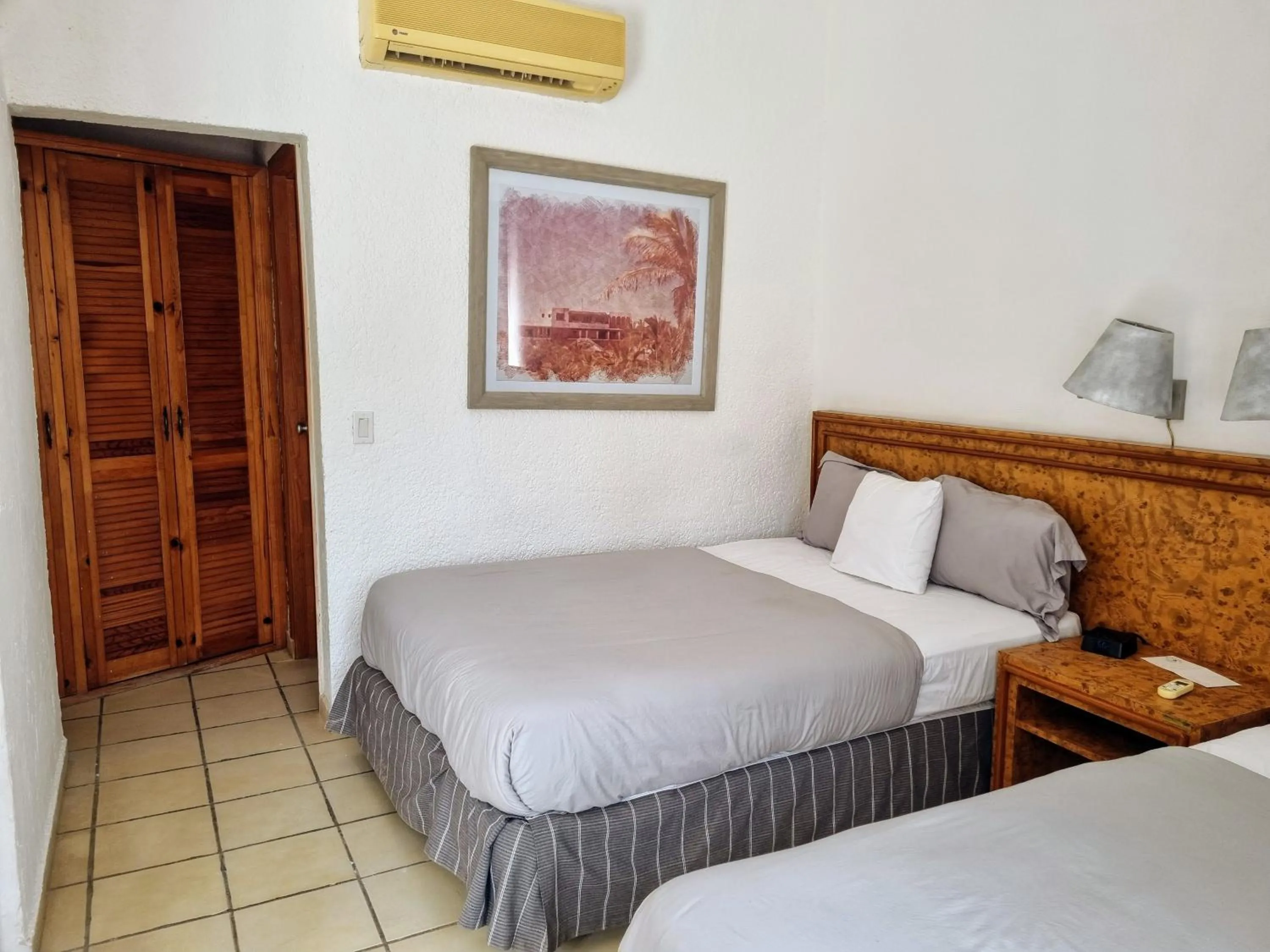 Bed in Buena Vista Oceanfront & Hot Springs Resort