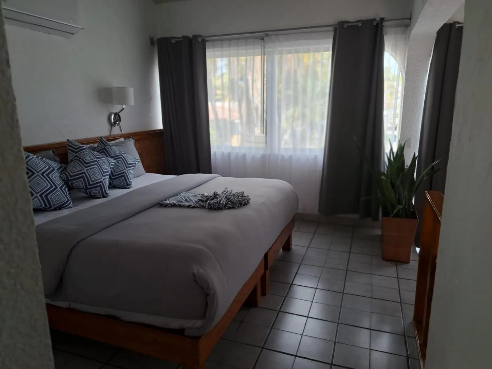 Bed in Buena Vista Oceanfront & Hot Springs Resort