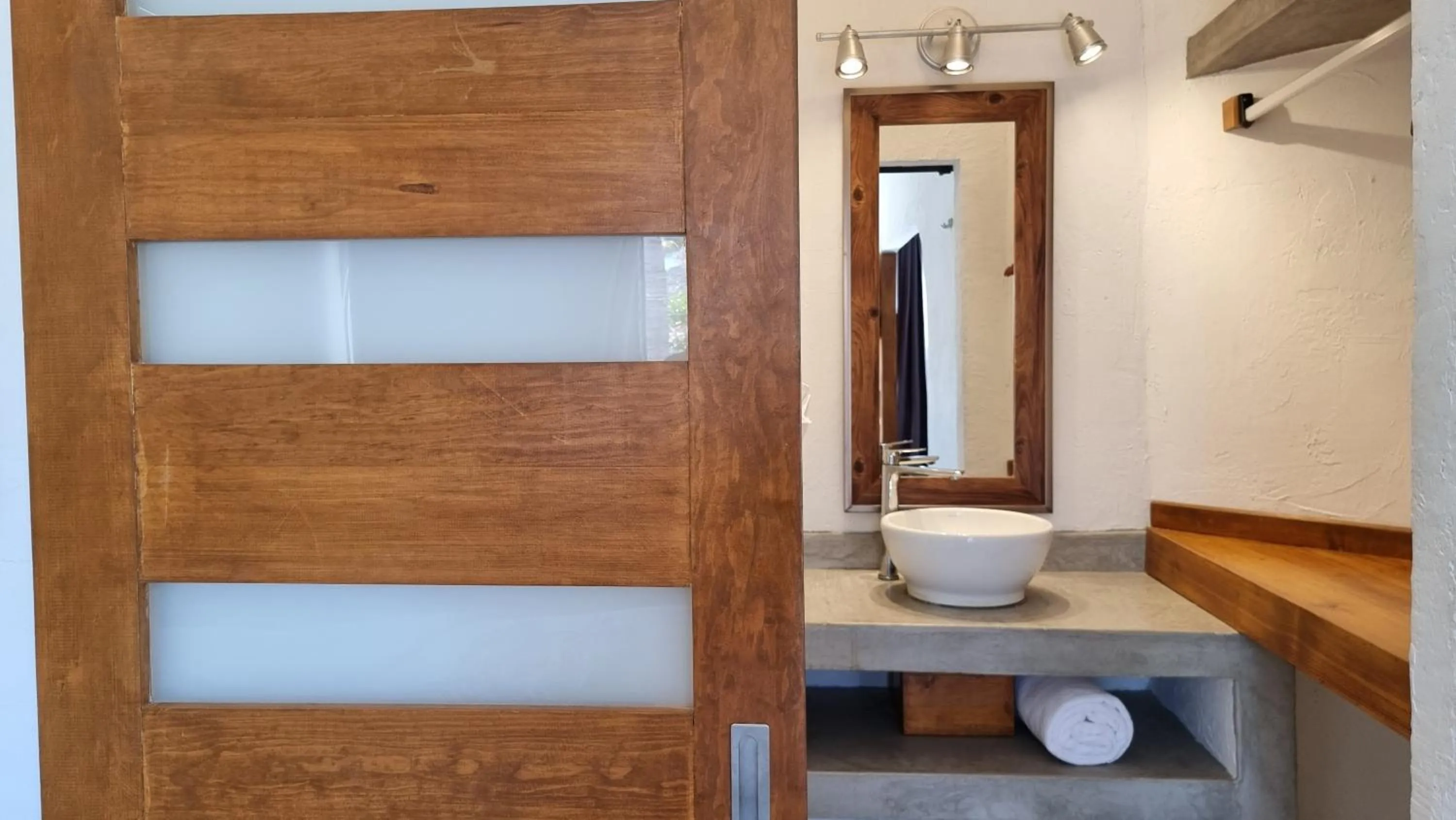 Bathroom in Buena Vista Oceanfront & Hot Springs Resort