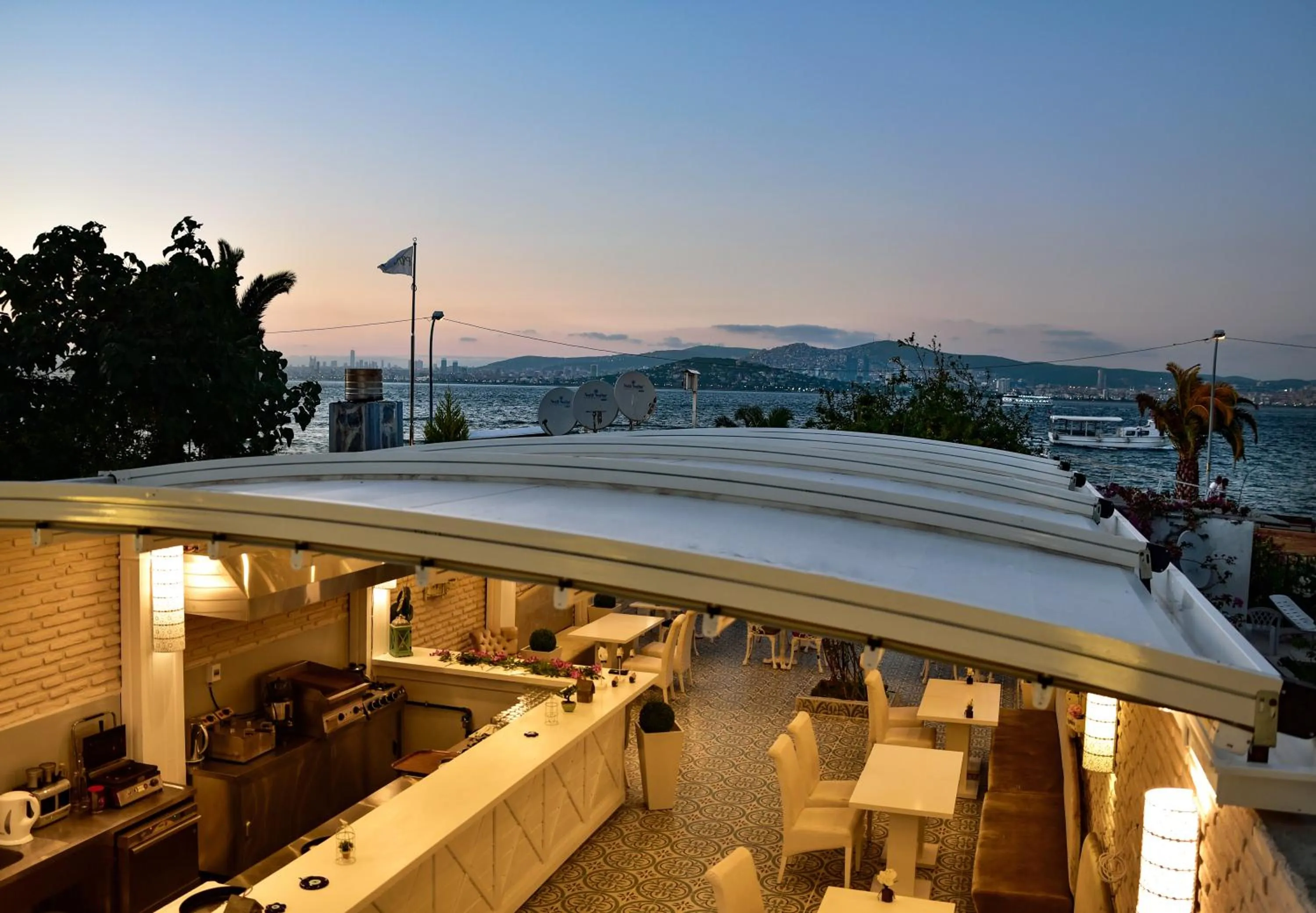 Property building in Büyükada Port Hotel