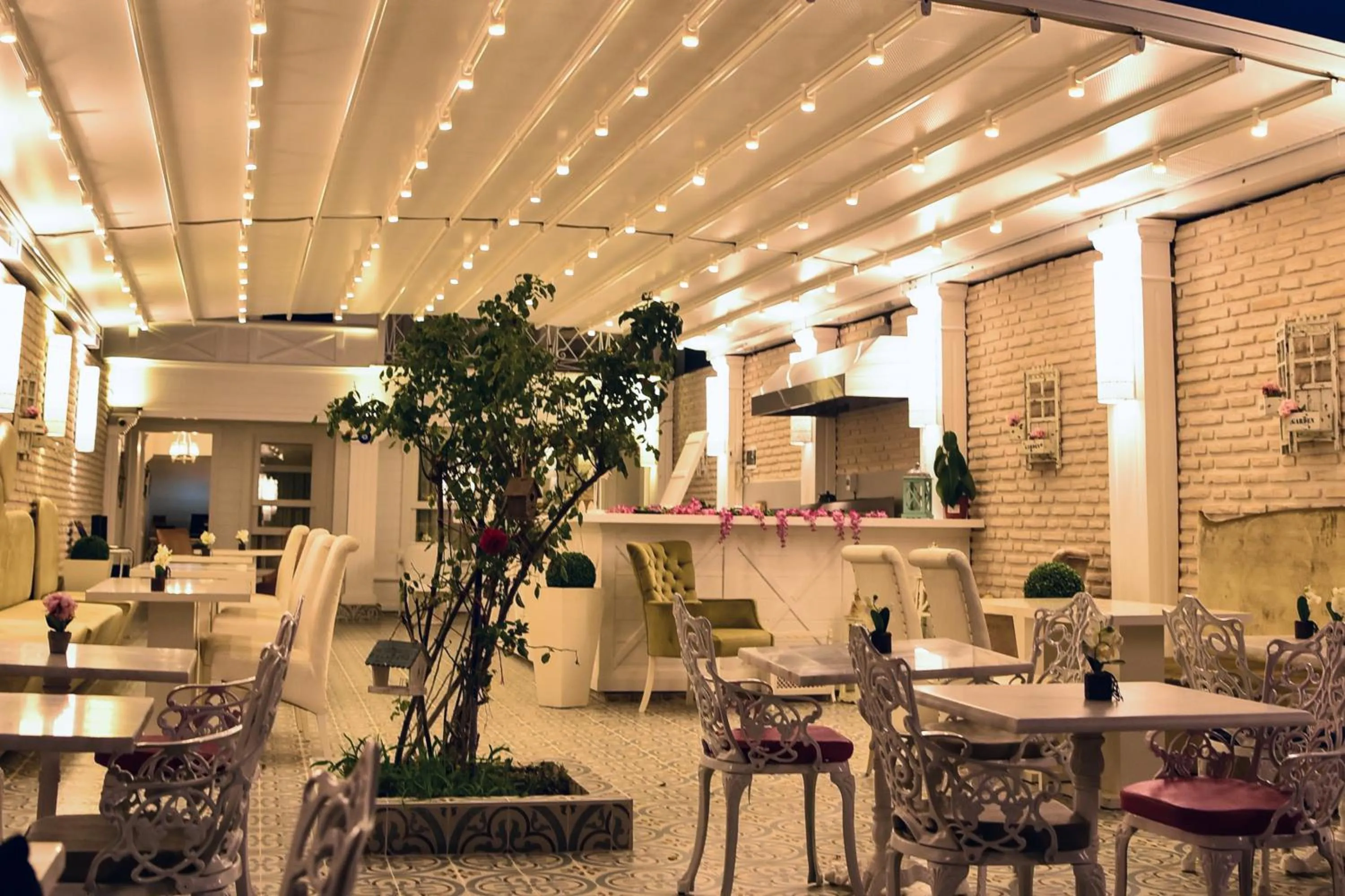 Restaurant/places to eat in Büyükada Port Hotel