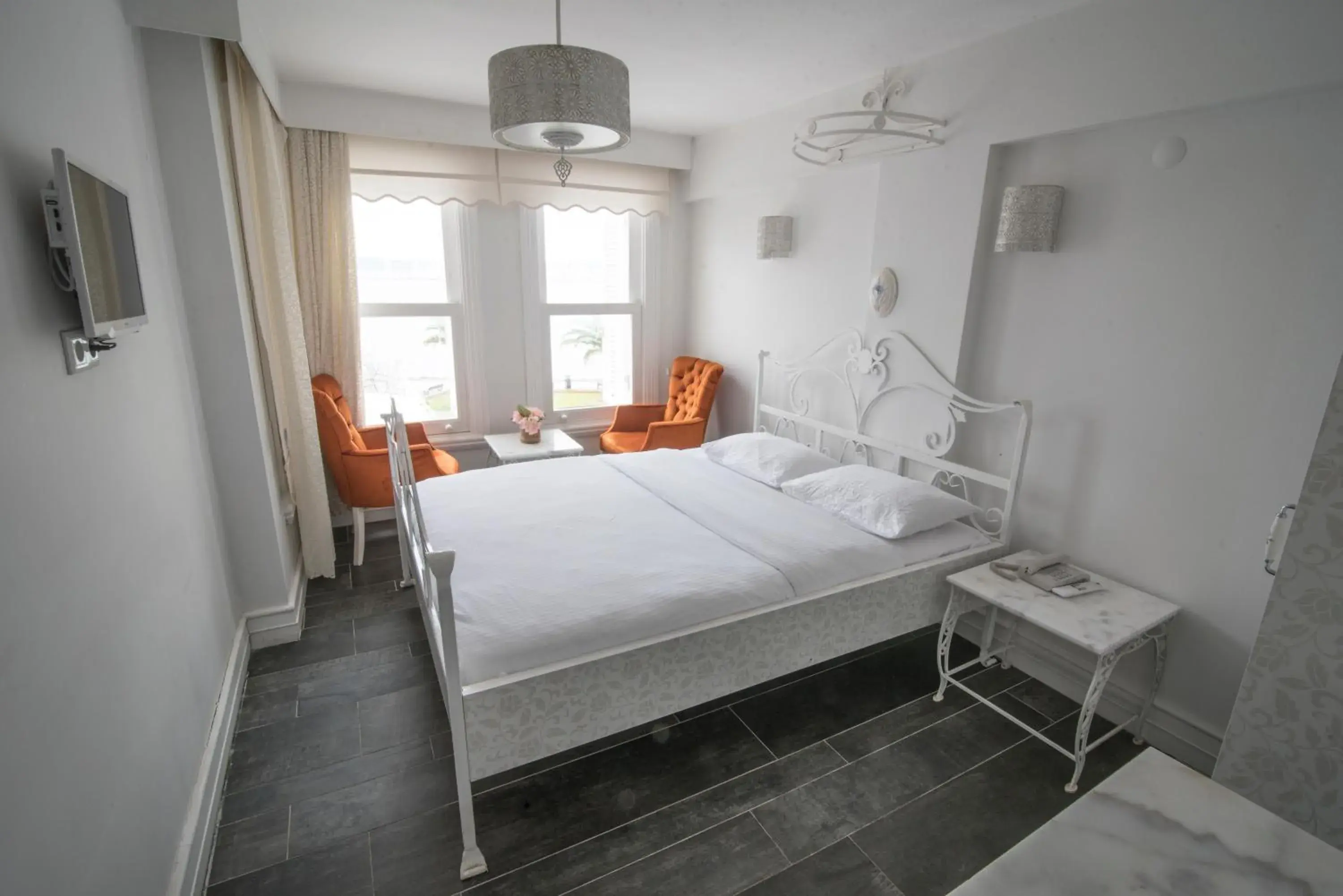 Photo of the whole room in Büyükada Port Hotel Photo of the whole room in Büyükada Port Hotel