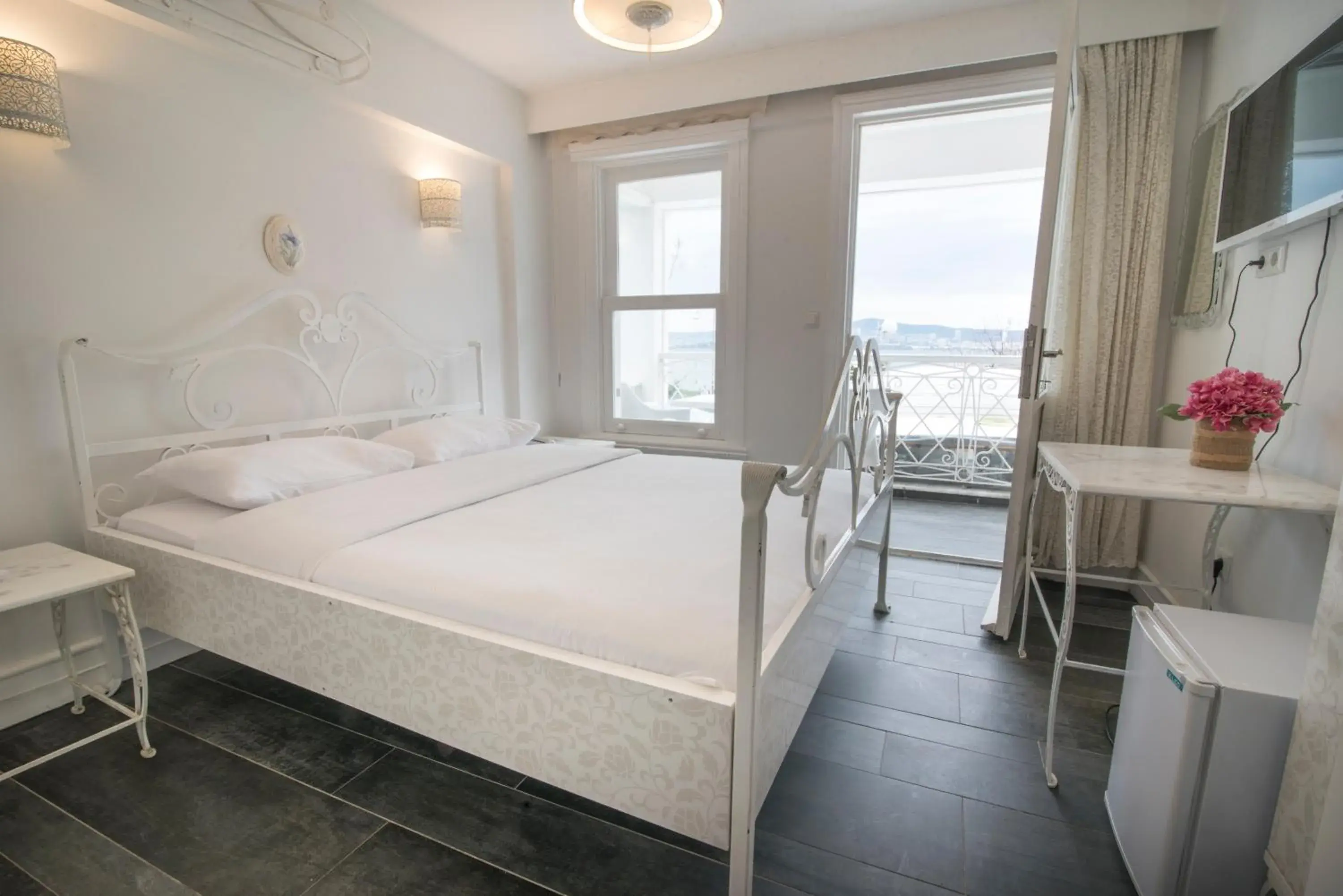 Photo of the whole room in Büyükada Port Hotel Photo of the whole room in Büyükada Port Hotel