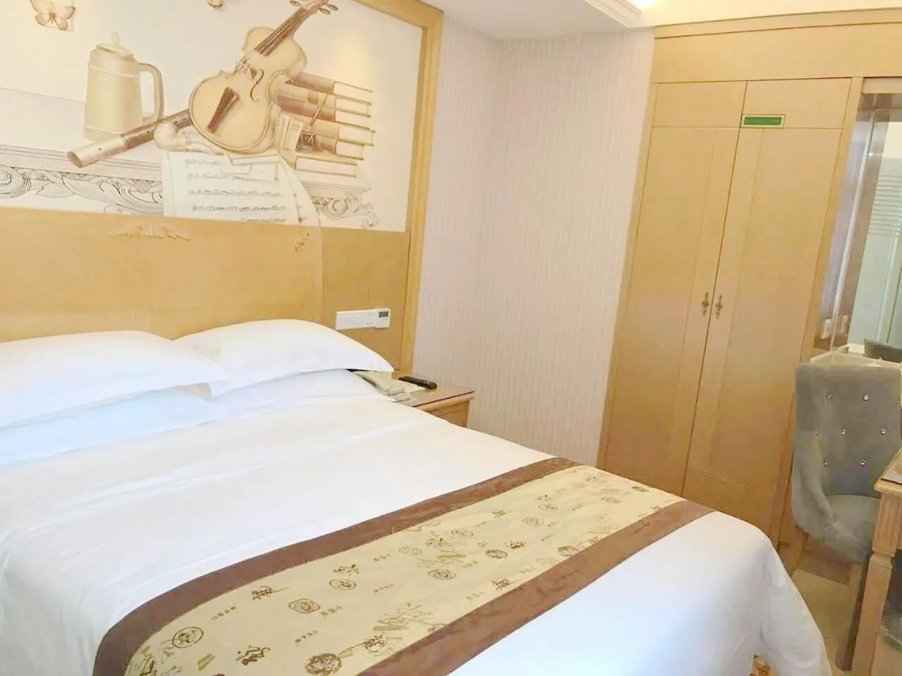 Bed in Vienna Hotel Shenzhen Dongmen Old Street