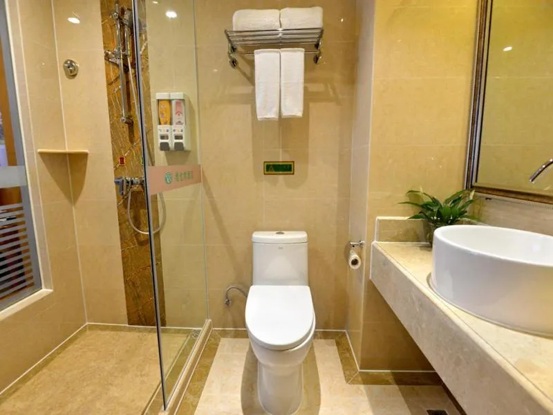 Vienna Hotel Qinzhou North Area Plaza