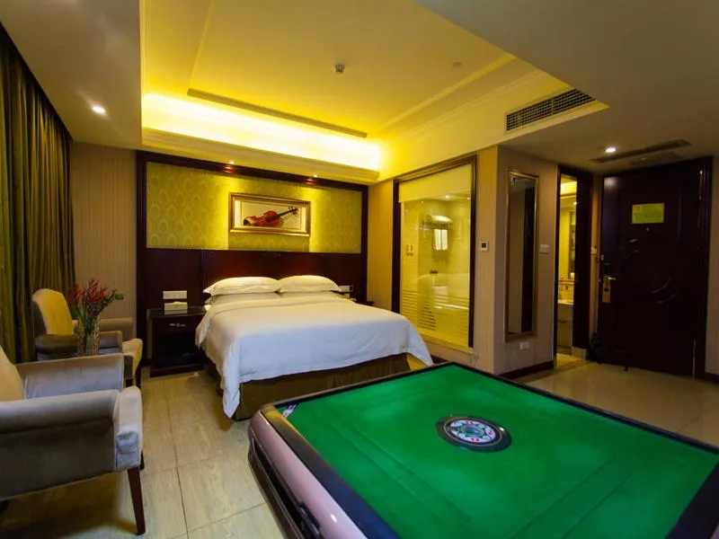 Bed in Vienna Hotel Guangzhou Jinshazhou