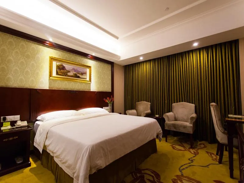 Bed in Vienna Hotel Guangzhou Jinshazhou