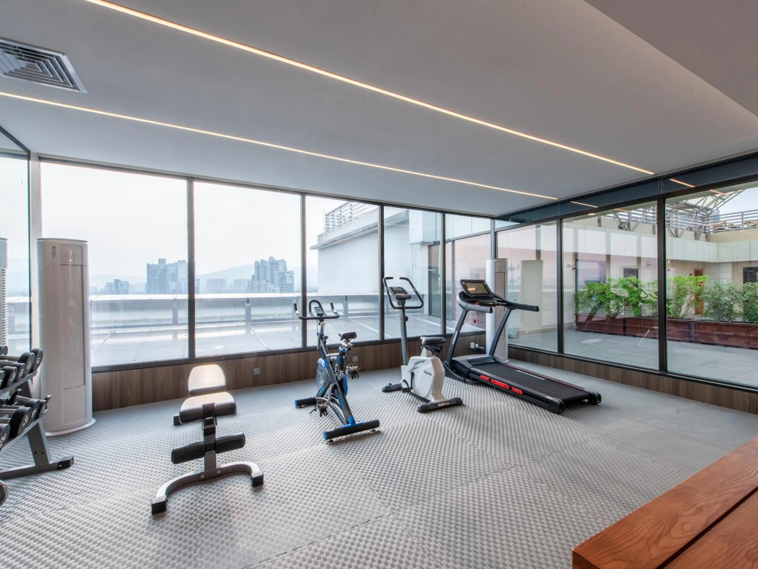 Fitness centre/facilities in Vienna International Hotel Guangzhou Baiyun International Conference Center