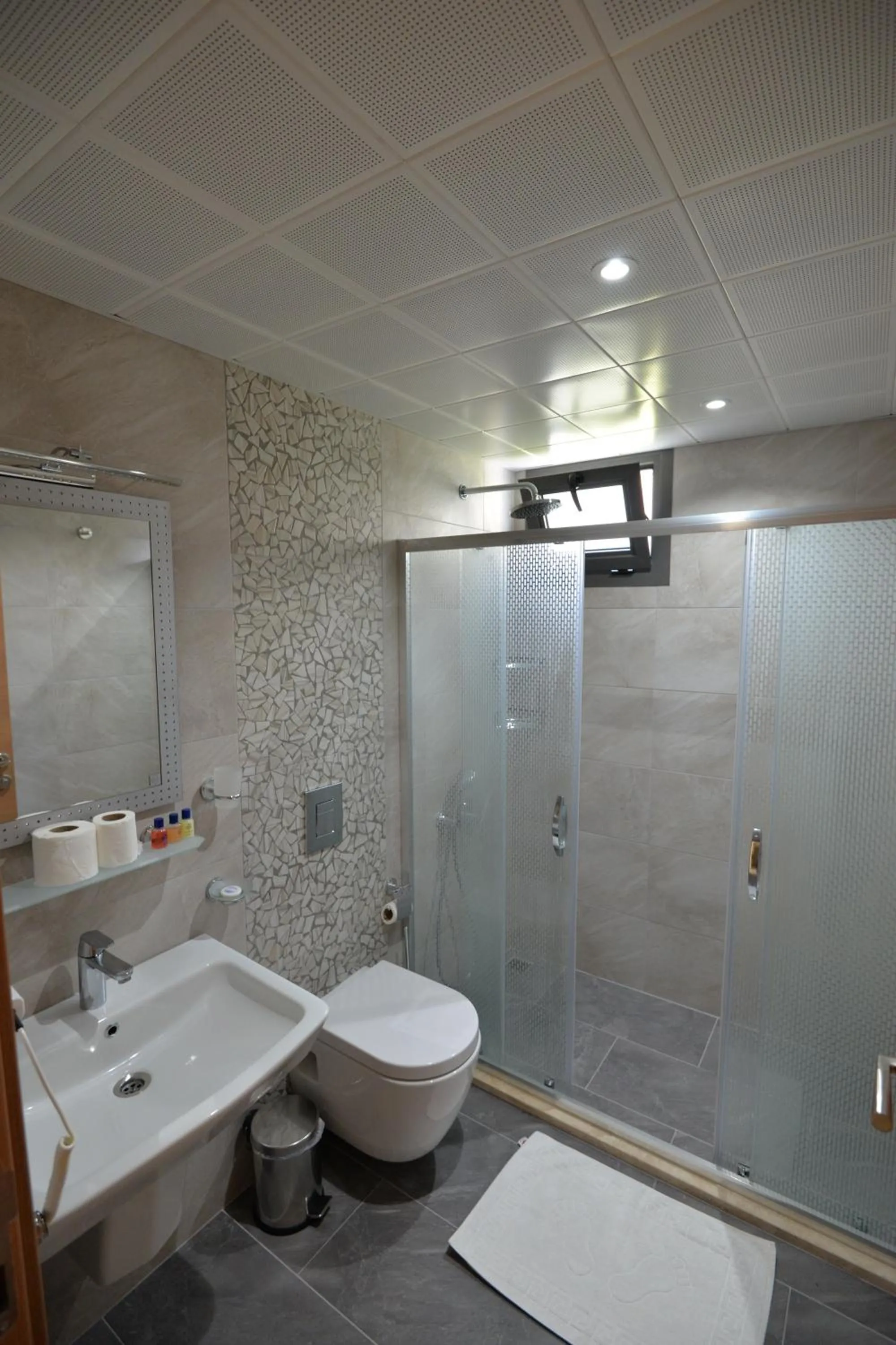 One-Bedroom Apartment with Balcony in Arti̇m Apart Hotel