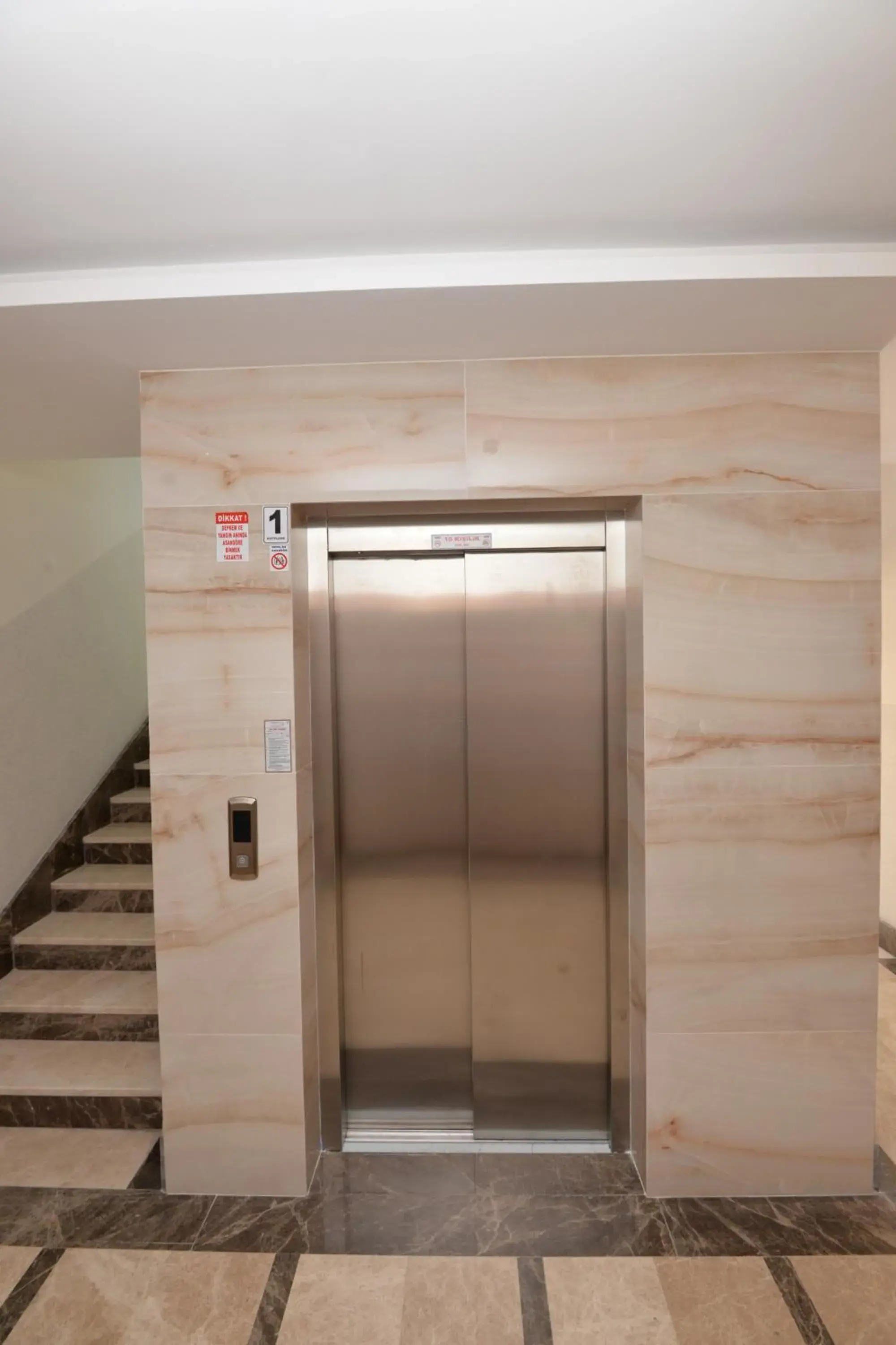 One-Bedroom Apartment with Balcony in Arti̇m Apart Hotel One-Bedroom Apartment with Balcony in Arti̇m Apart Hotel
