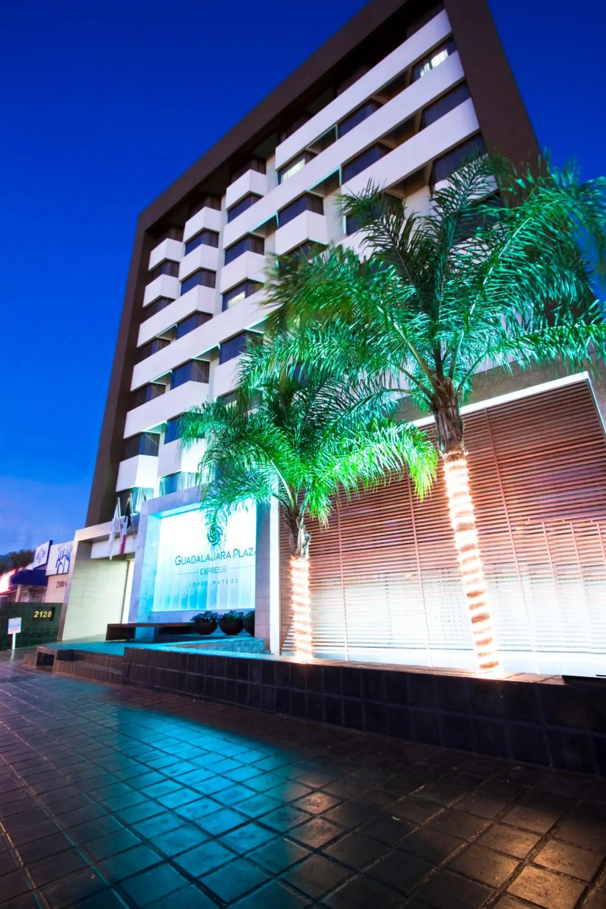 Facade/entrance in Hotel Guadalajara Plaza Ejecutivo Facade/entrance in Hotel Guadalajara Plaza Ejecutivo