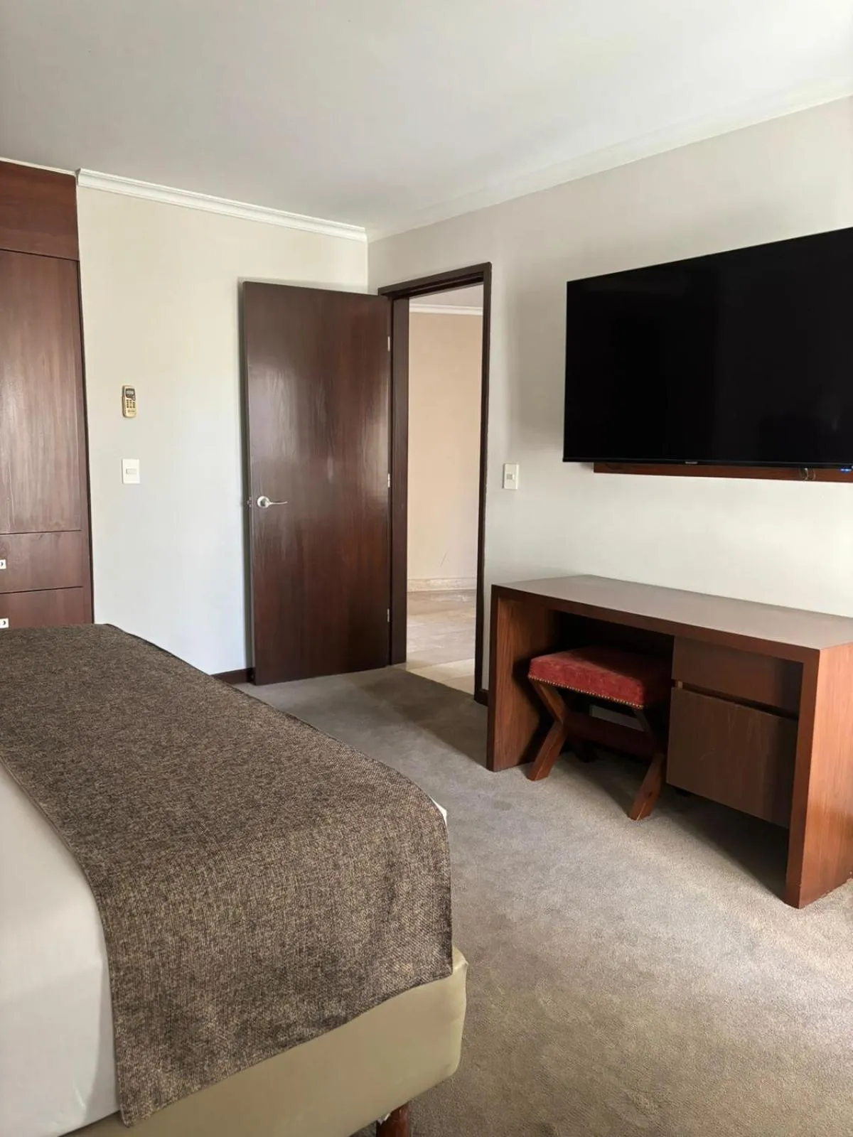 TV and multimedia, Bed in Hotel Guadalajara Plaza Ejecutivo