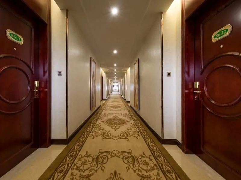 Vienna Hotel Shanwei Lufeng Jieshi Bus Station