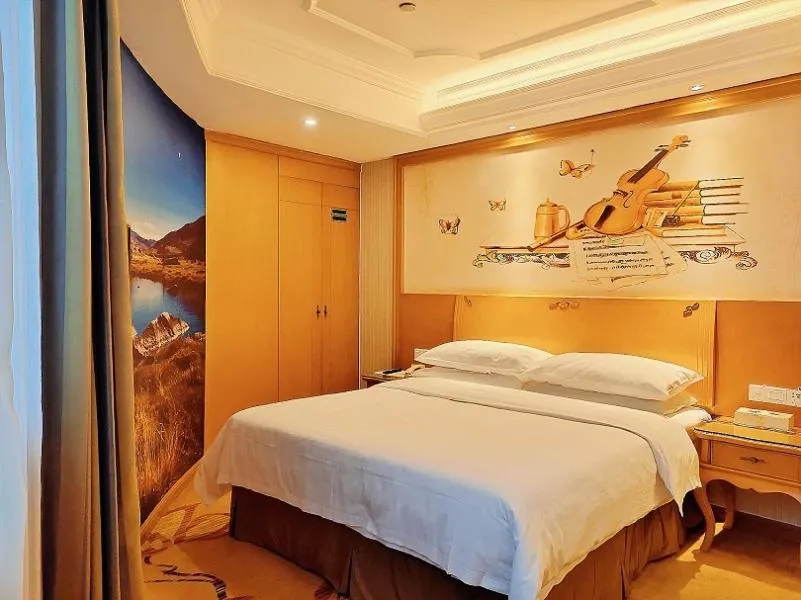 Bed in Vienna Hotel Foshan Ceramic City